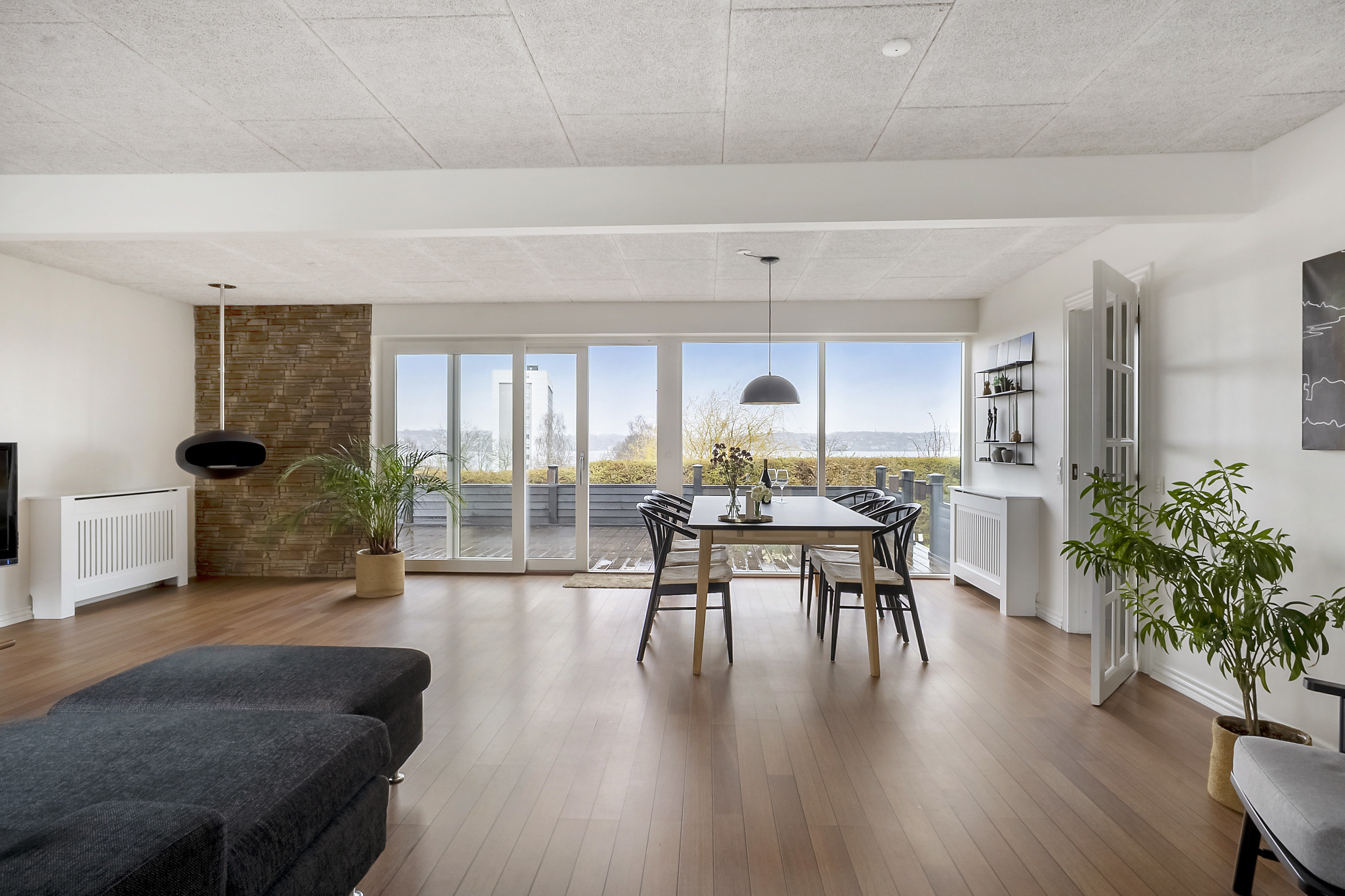 Fremhævet spisestue billede i fuldskærmstilstand. Billede af Hegnet 14, Tved, 6000 Kolding