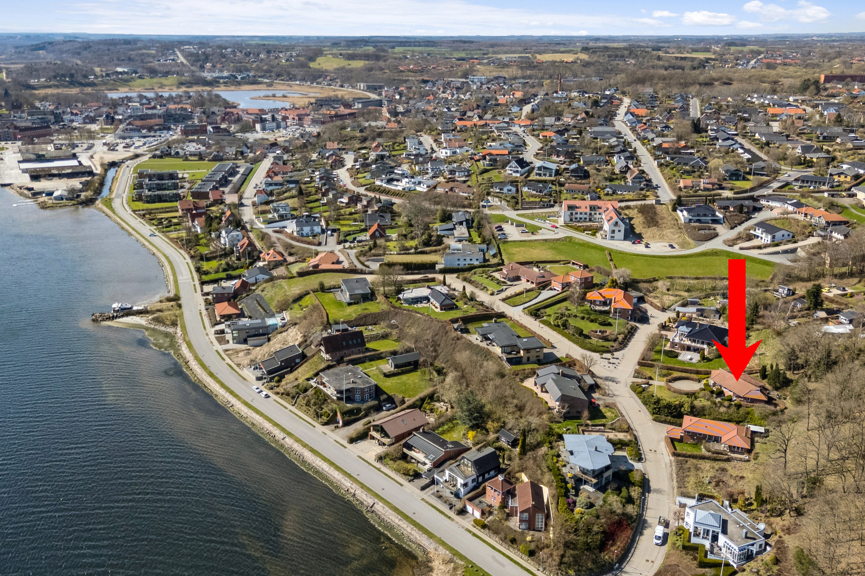 Fremhævet luftfoto billede i fuldskærmstilstand. Billede af Fyrbakken 8, 9500 Hobro