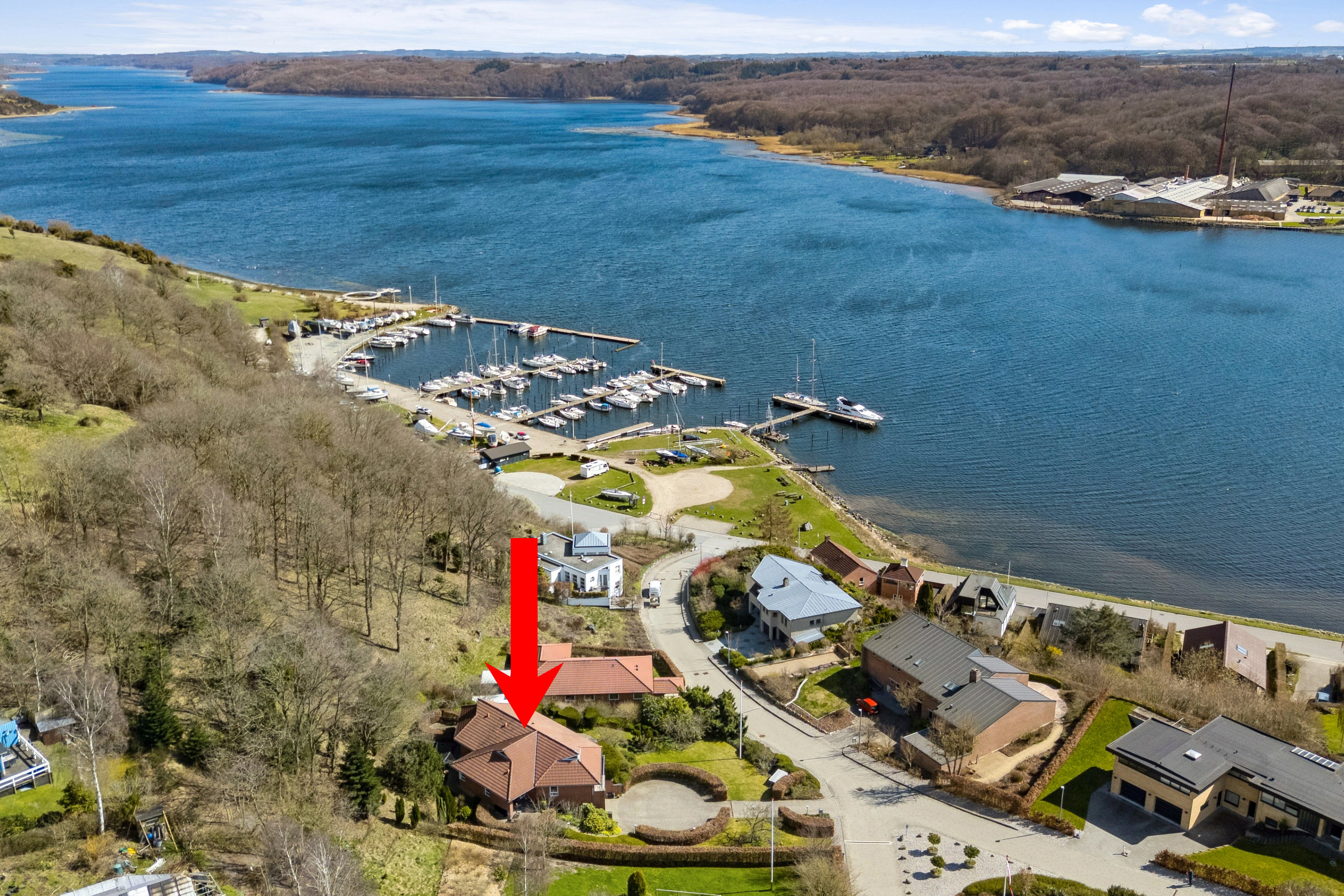 Fremhævet luftfoto billede i fuldskærmstilstand. Billede af Fyrbakken 8, 9500 Hobro