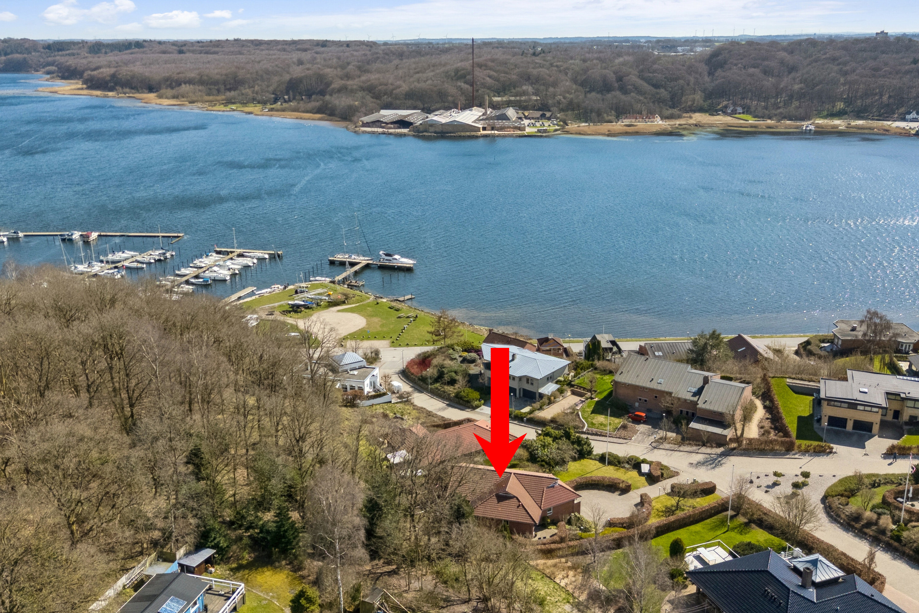 Fremhævet luftfoto billede i fuldskærmstilstand. Billede af Fyrbakken 8, 9500 Hobro