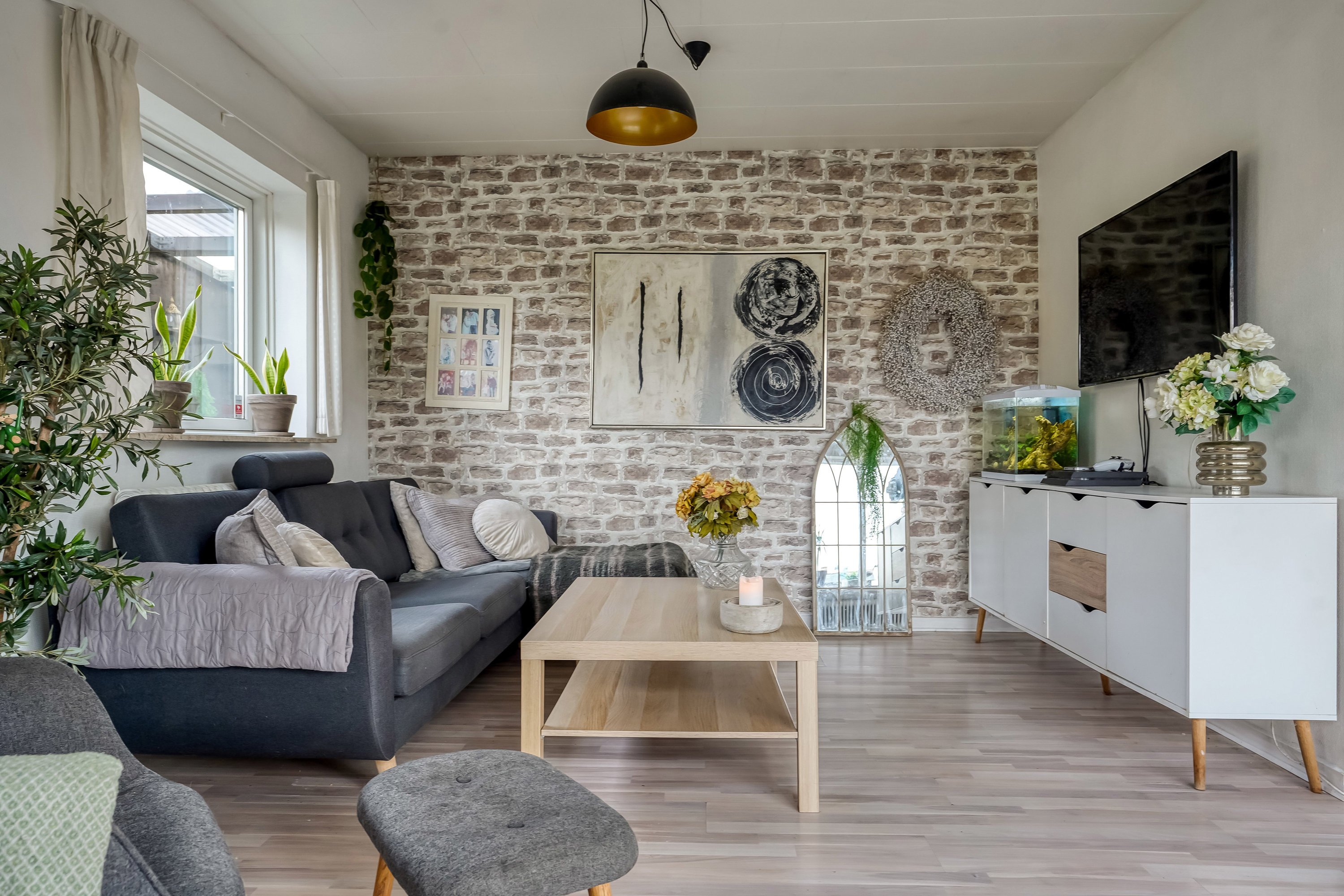 Fremhævet stue billede i fuldskærmstilstand. Billede af Rønnevej 20, 5580 Nørre Aaby