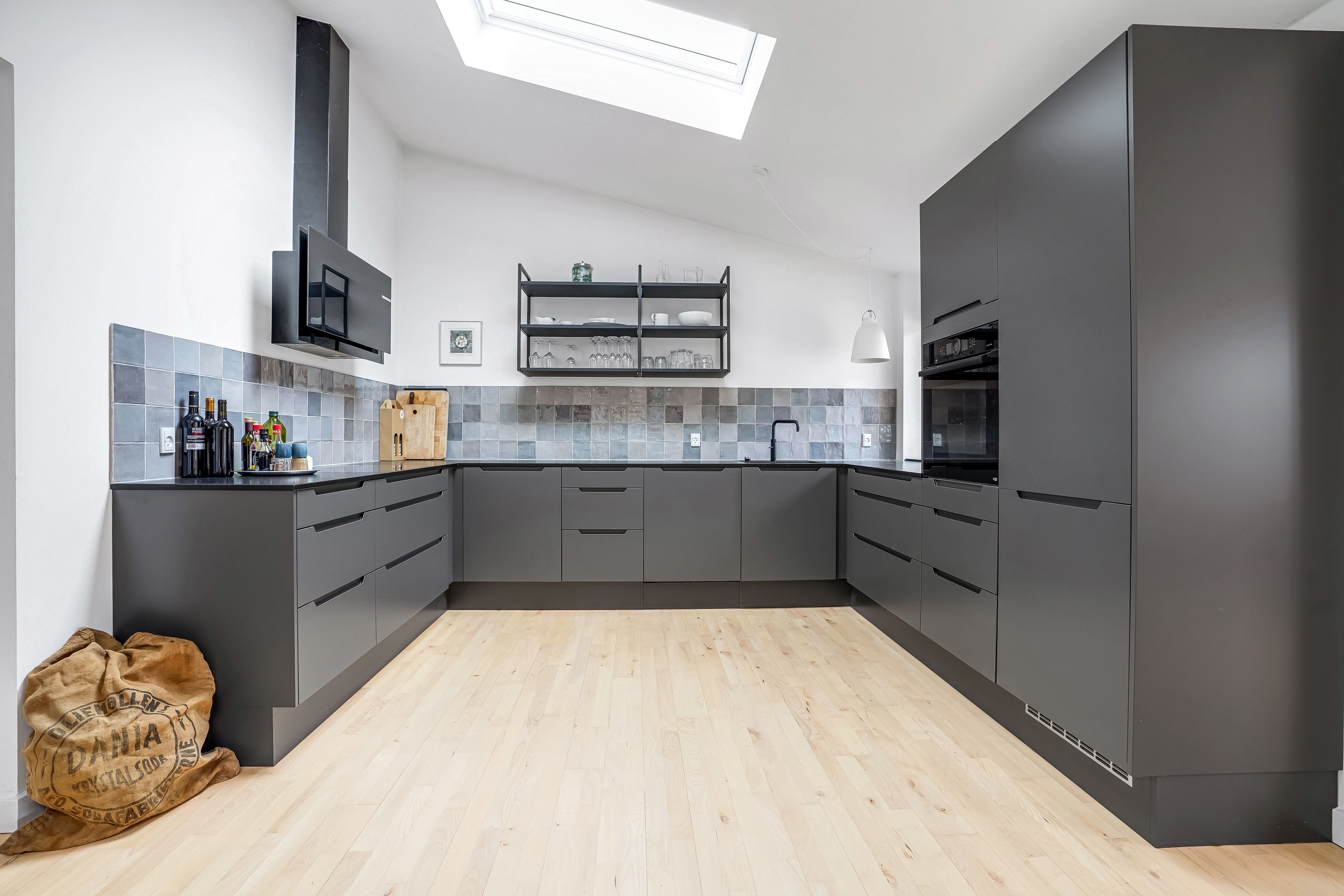 Fremhævet køkken billede i fuldskærmstilstand. Billede af Hesbjergvænget 42, 5230 Odense M