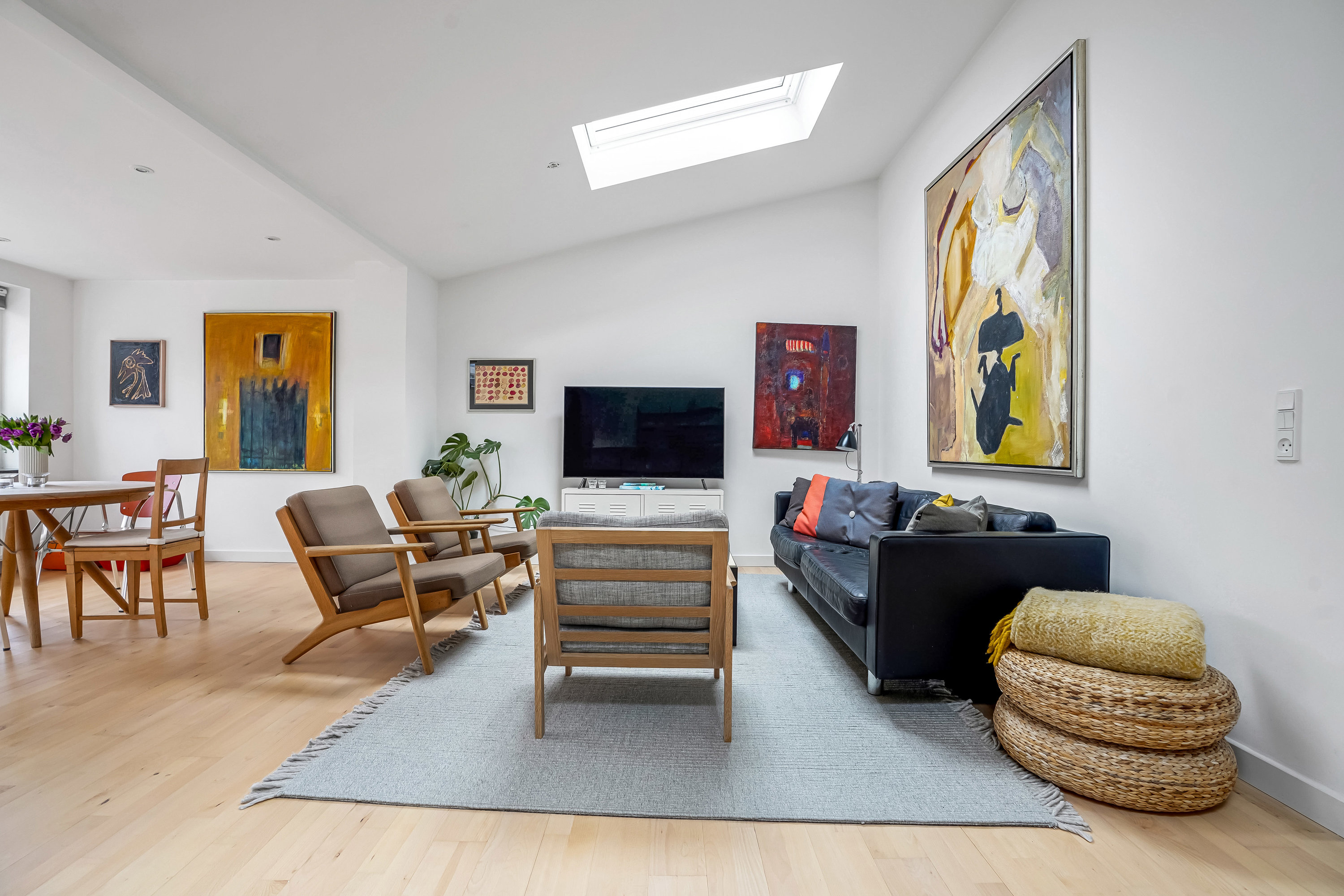 Fremhævet stue billede i fuldskærmstilstand. Billede af Hesbjergvænget 42, 5230 Odense M