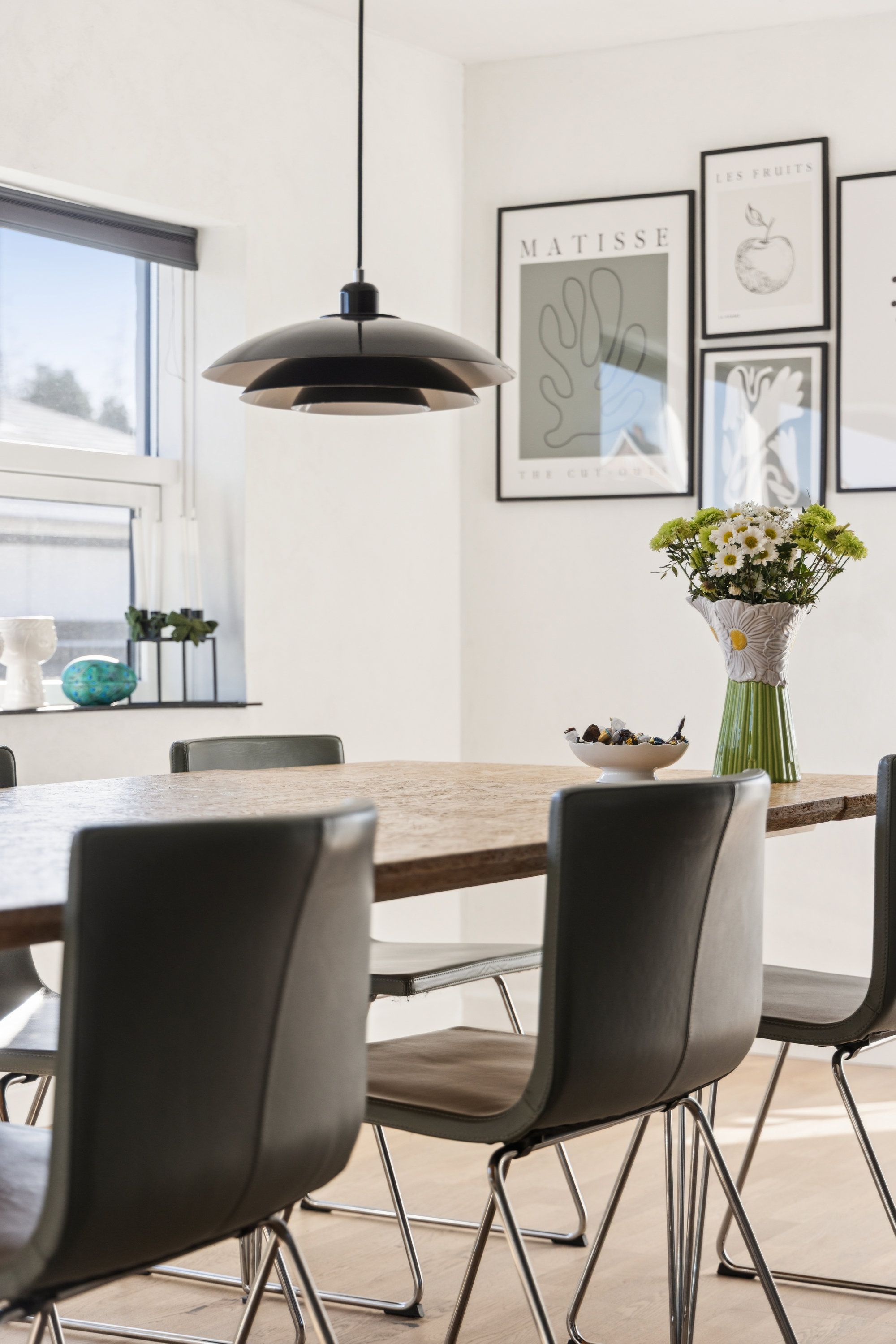 Fremhævet stue billede i fuldskærmstilstand. Billede af Vinkelvej 9, 9370 Hals