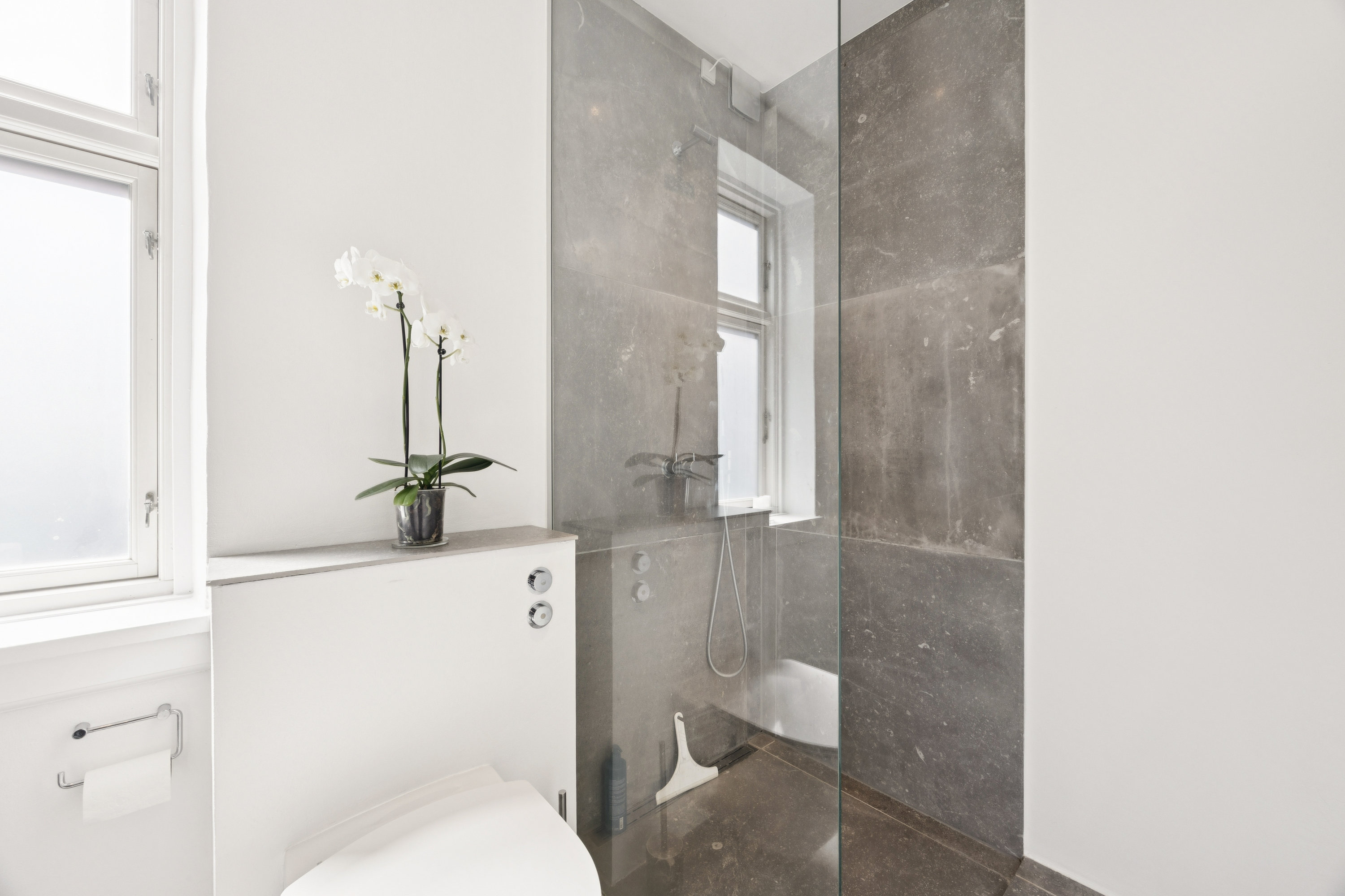 Fremhævet badeværelse billede i fuldskærmstilstand. Billede af Stormøllevej 31, 4600 Køge