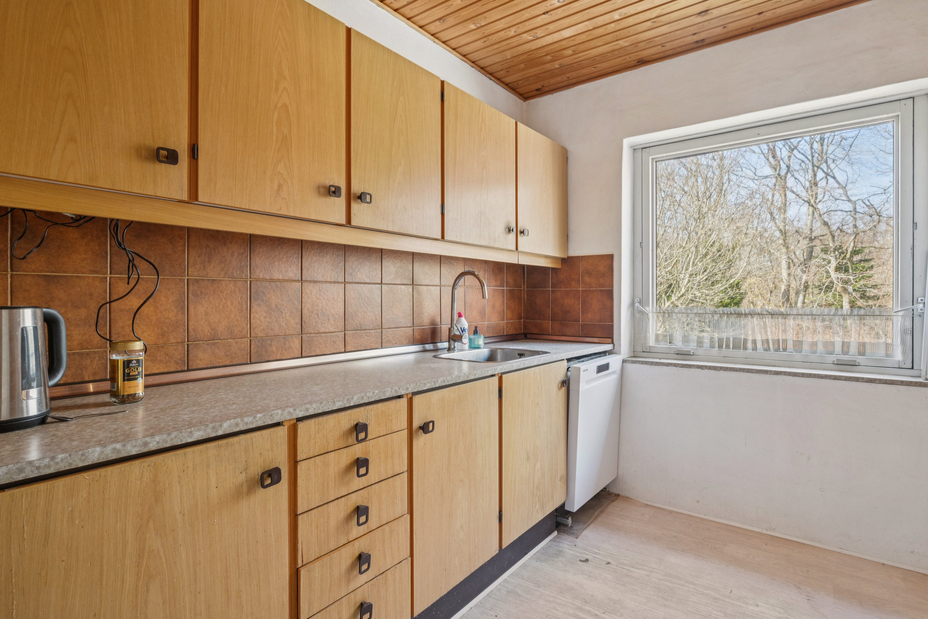 Fremhævet køkken billede i fuldskærmstilstand. Billede af Skanderborgvej 149, Haldum, 8382 Hinnerup