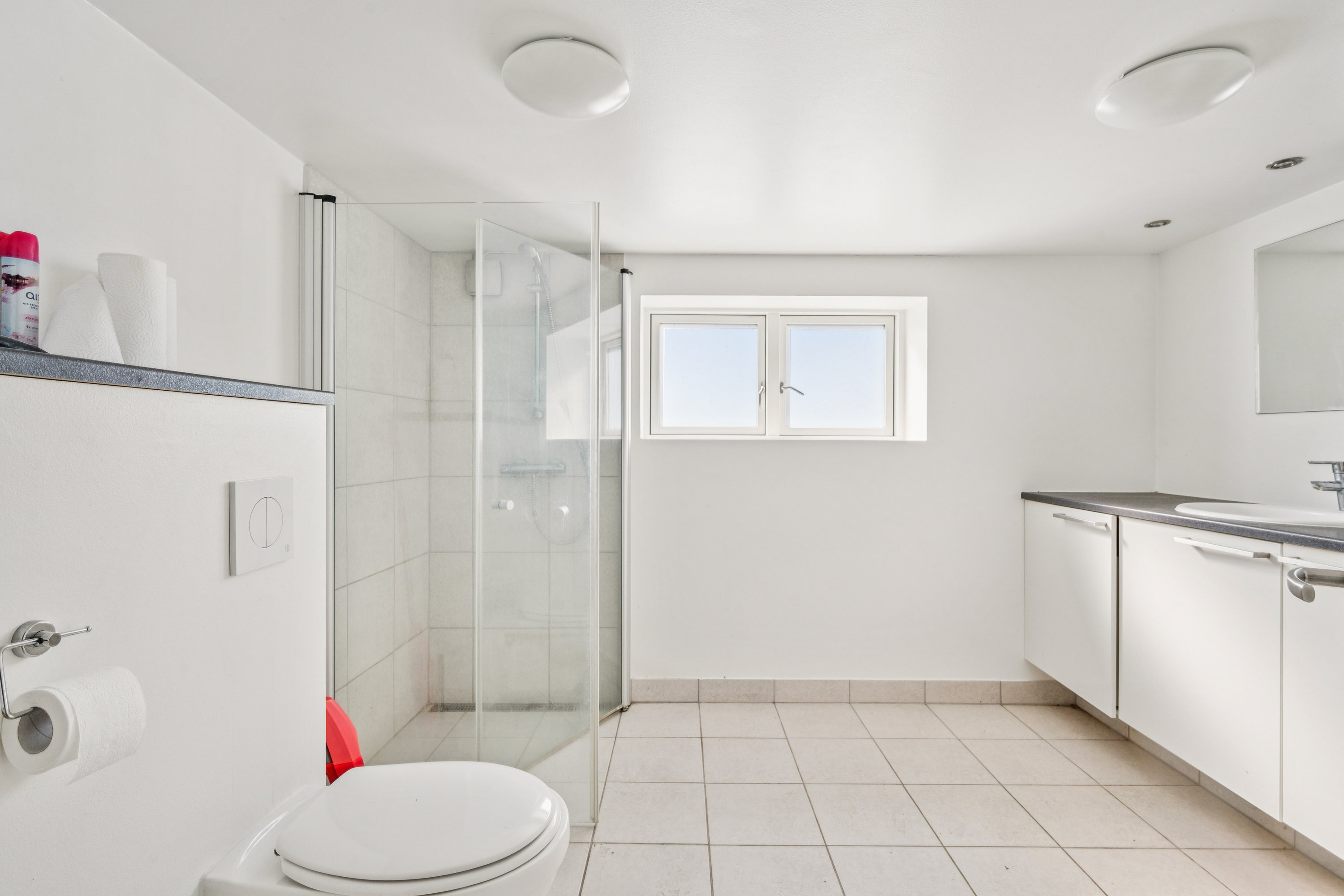 Fremhævet badeværelse billede i fuldskærmstilstand. Billede af Skanderborgvej 149, Haldum, 8382 Hinnerup