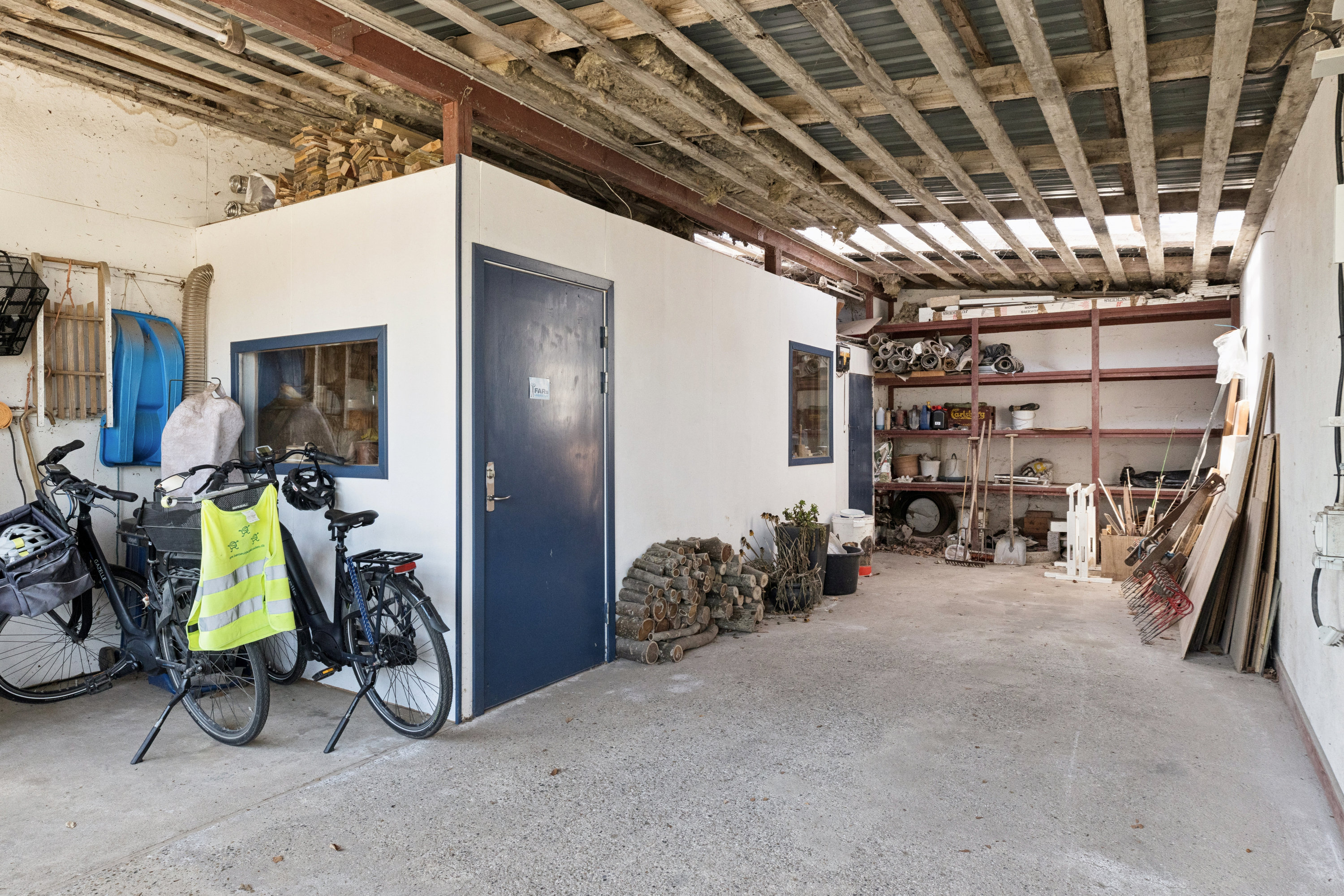 Fremhævet garage billede i fuldskærmstilstand. Billede af Vælding Bjergvej 17, Nørbølling, 6650 Brørup