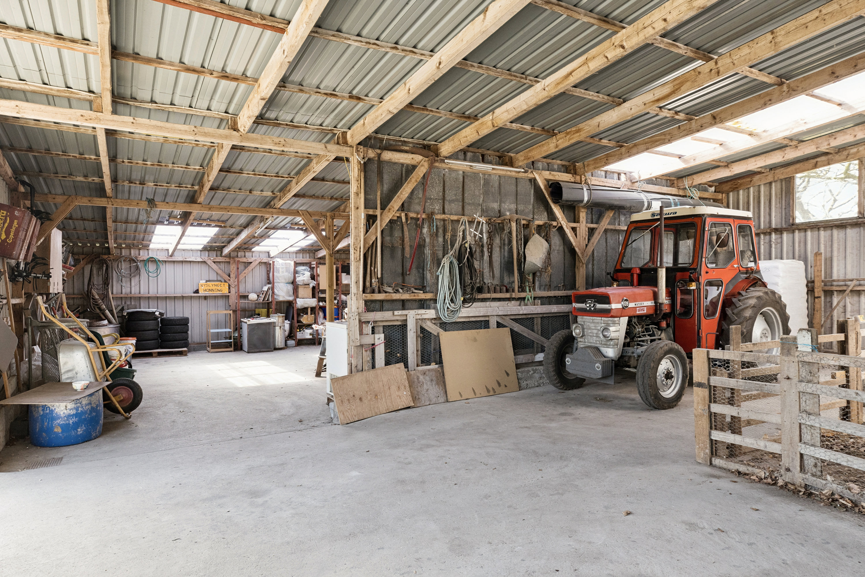 Fremhævet garage billede i fuldskærmstilstand. Billede af Vælding Bjergvej 17, Nørbølling, 6650 Brørup