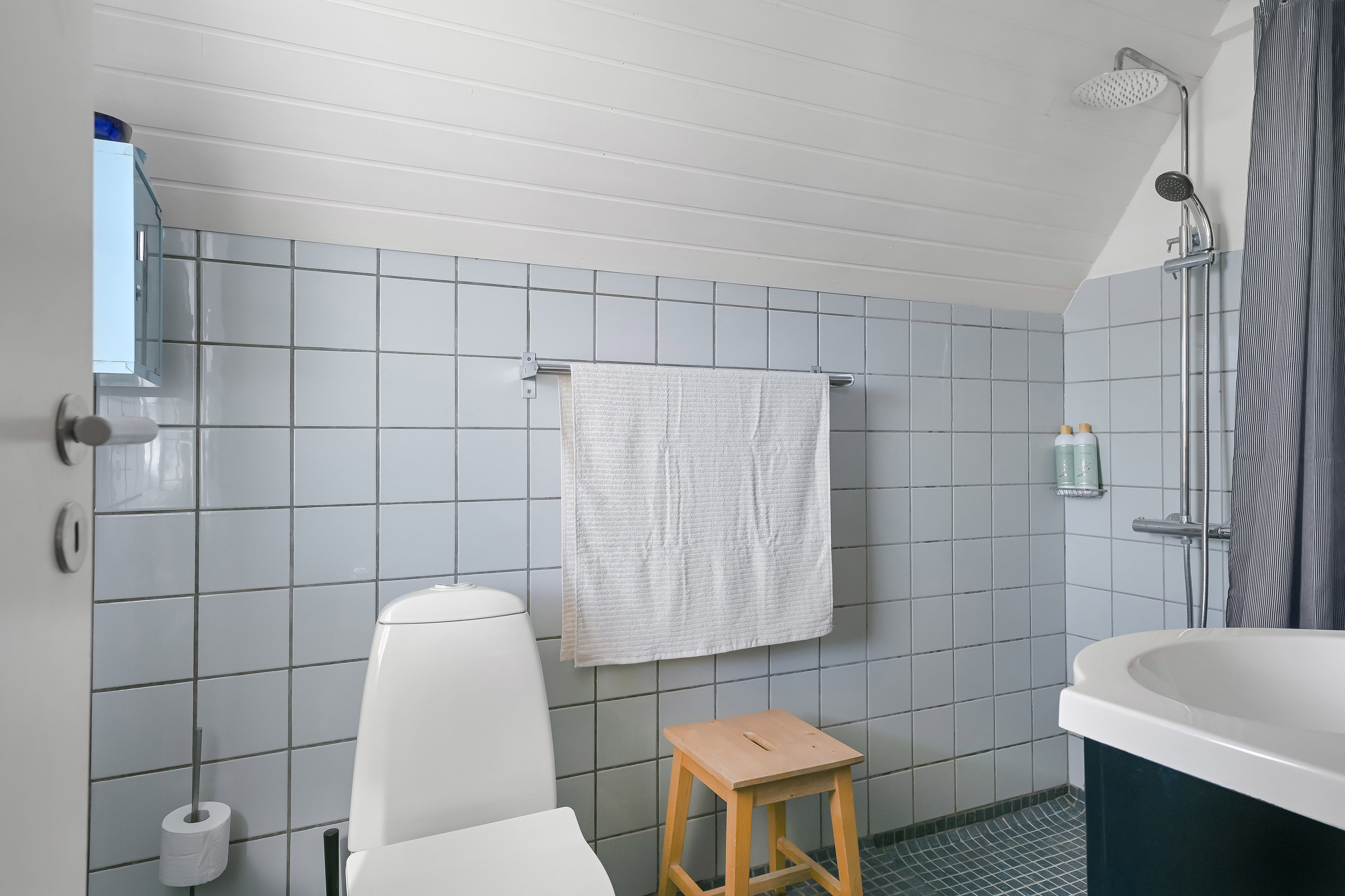 Fremhævet badeværelse billede i fuldskærmstilstand. Billede af Slunden 76, Rindby Strand, 6720 Fanø