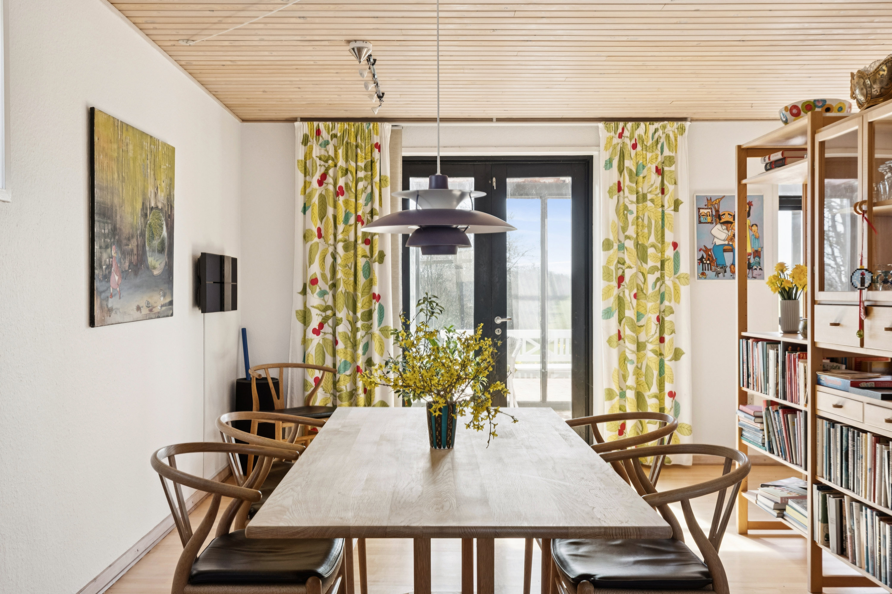 Fremhævet spisestue billede i fuldskærmstilstand. Billede af Vælding Bjergvej 17, Nørbølling, 6650 Brørup