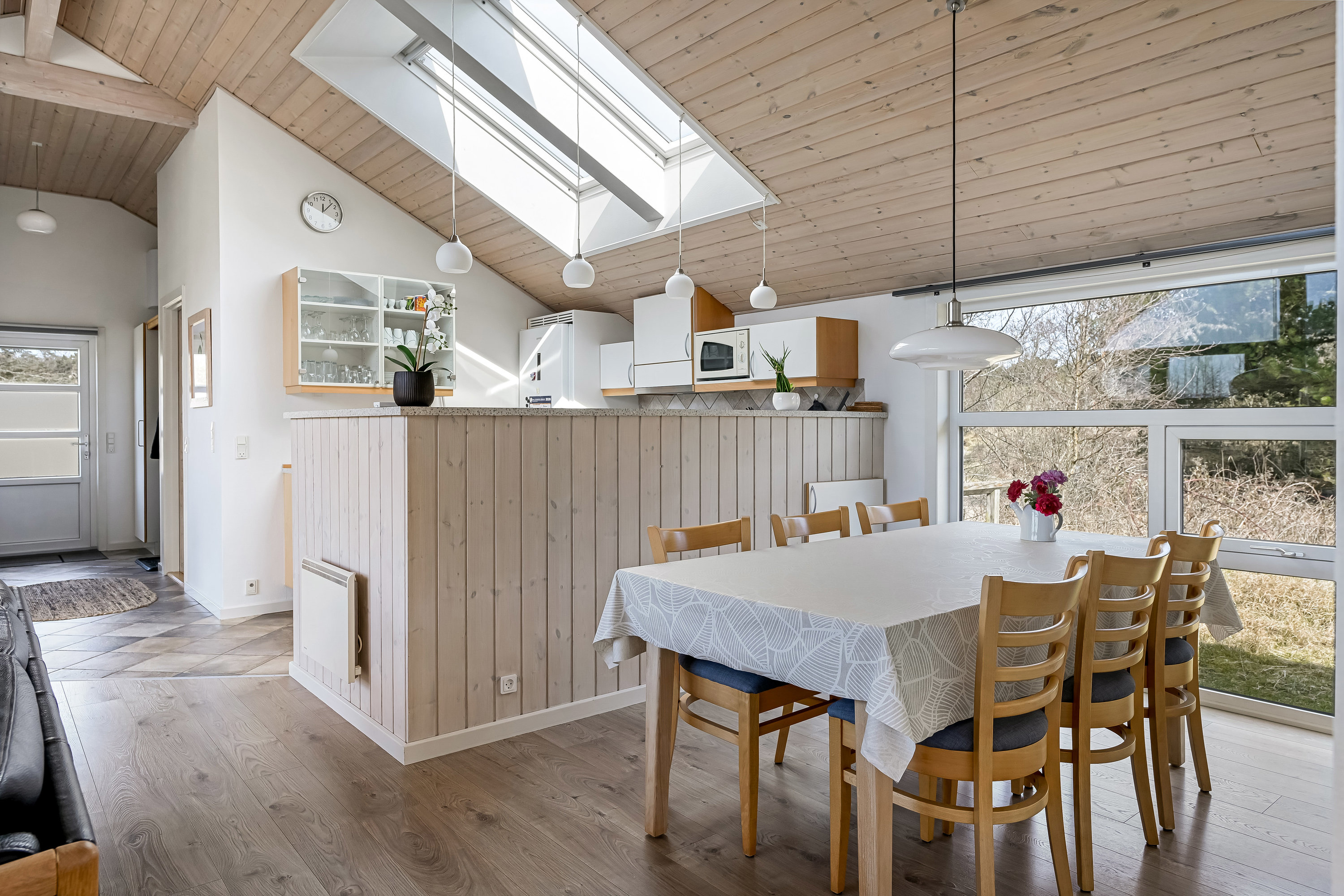 Fremhævet køkken billede i fuldskærmstilstand. Billede af Strandgårdsvej 11, Rindby Strand, 6720 Fanø