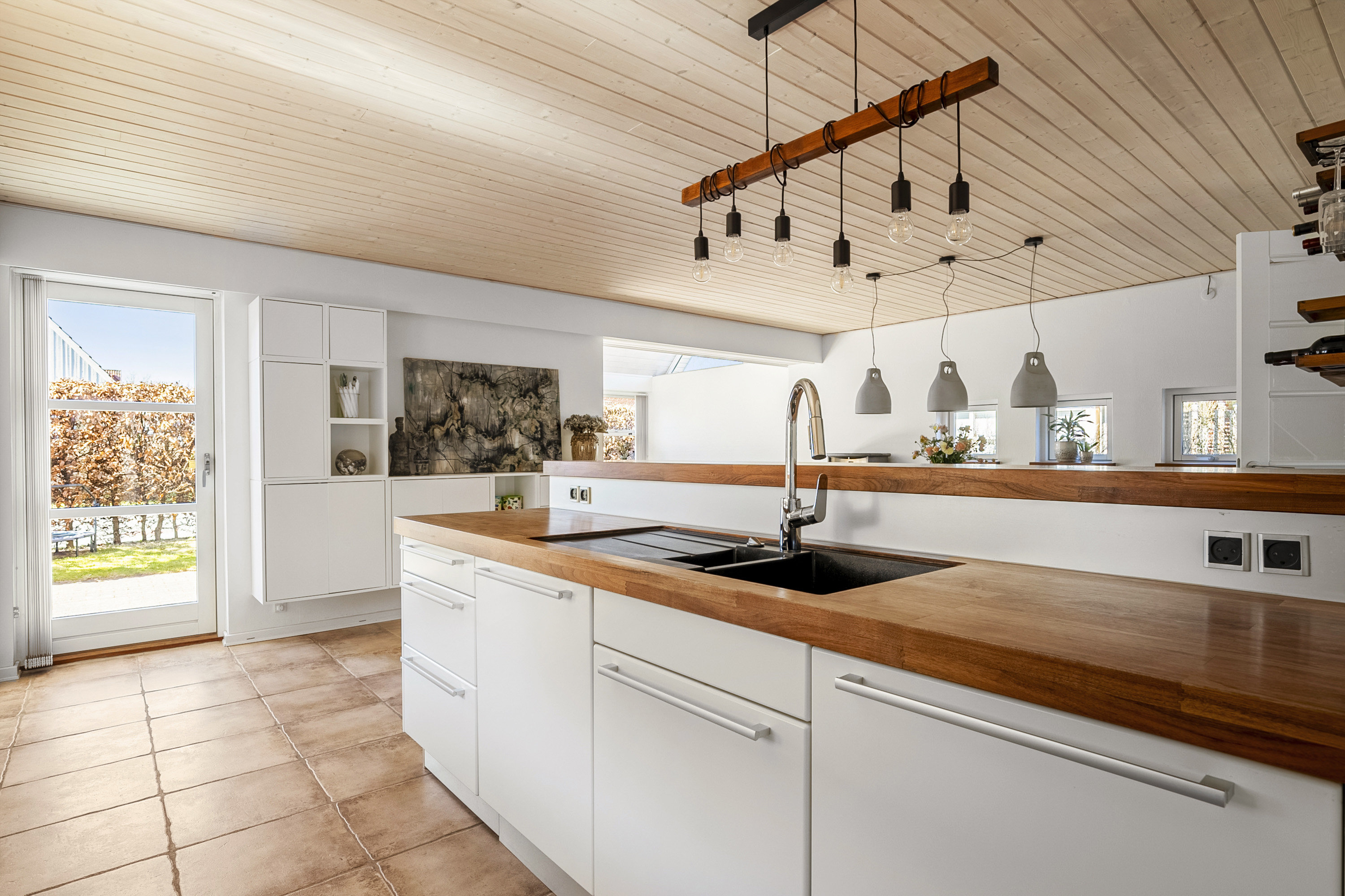 Fremhævet køkken billede i fuldskærmstilstand. Billede af Ugletoften 149, Højby, 5260 Odense S