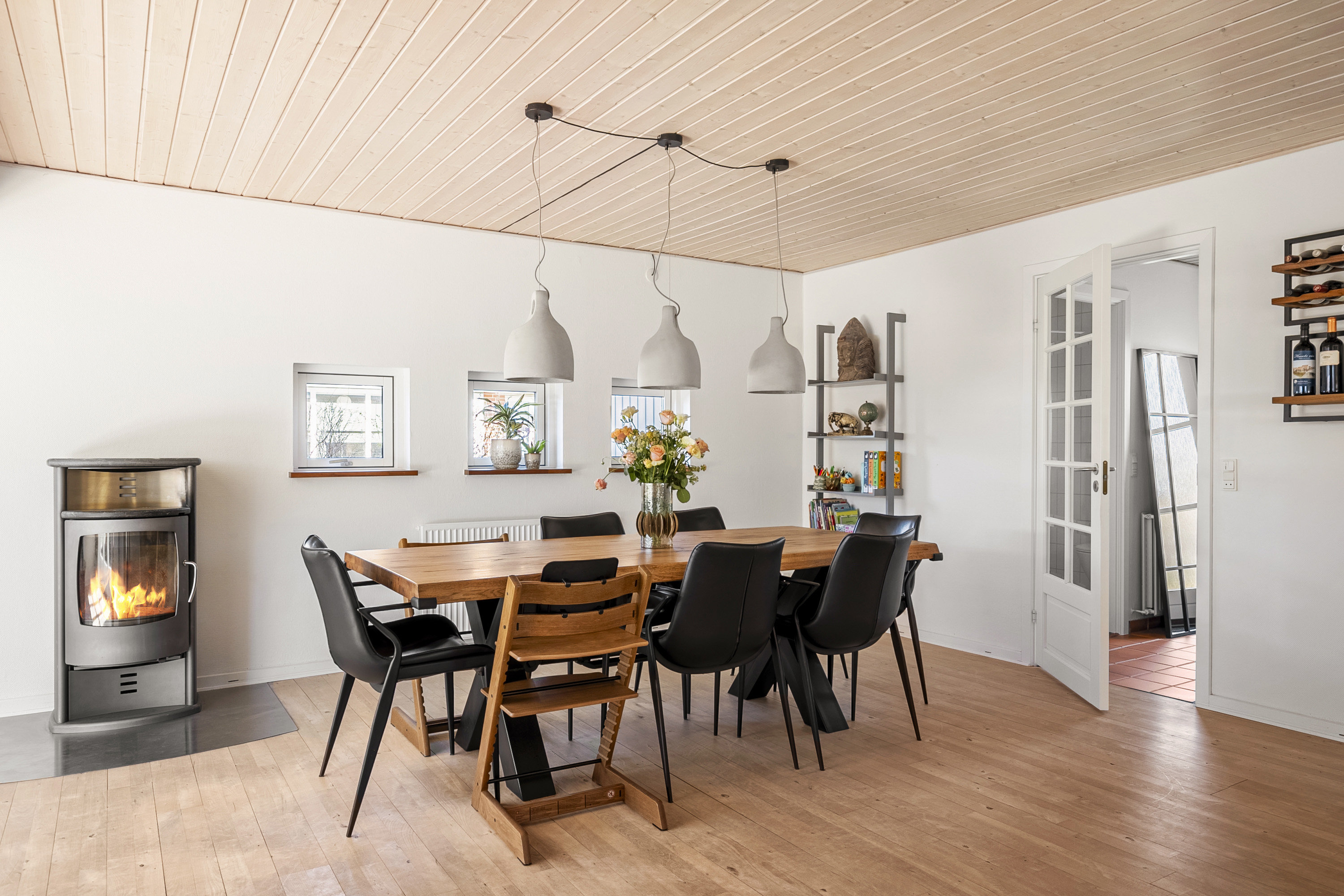 Fremhævet spisestue billede i fuldskærmstilstand. Billede af Ugletoften 149, Højby, 5260 Odense S