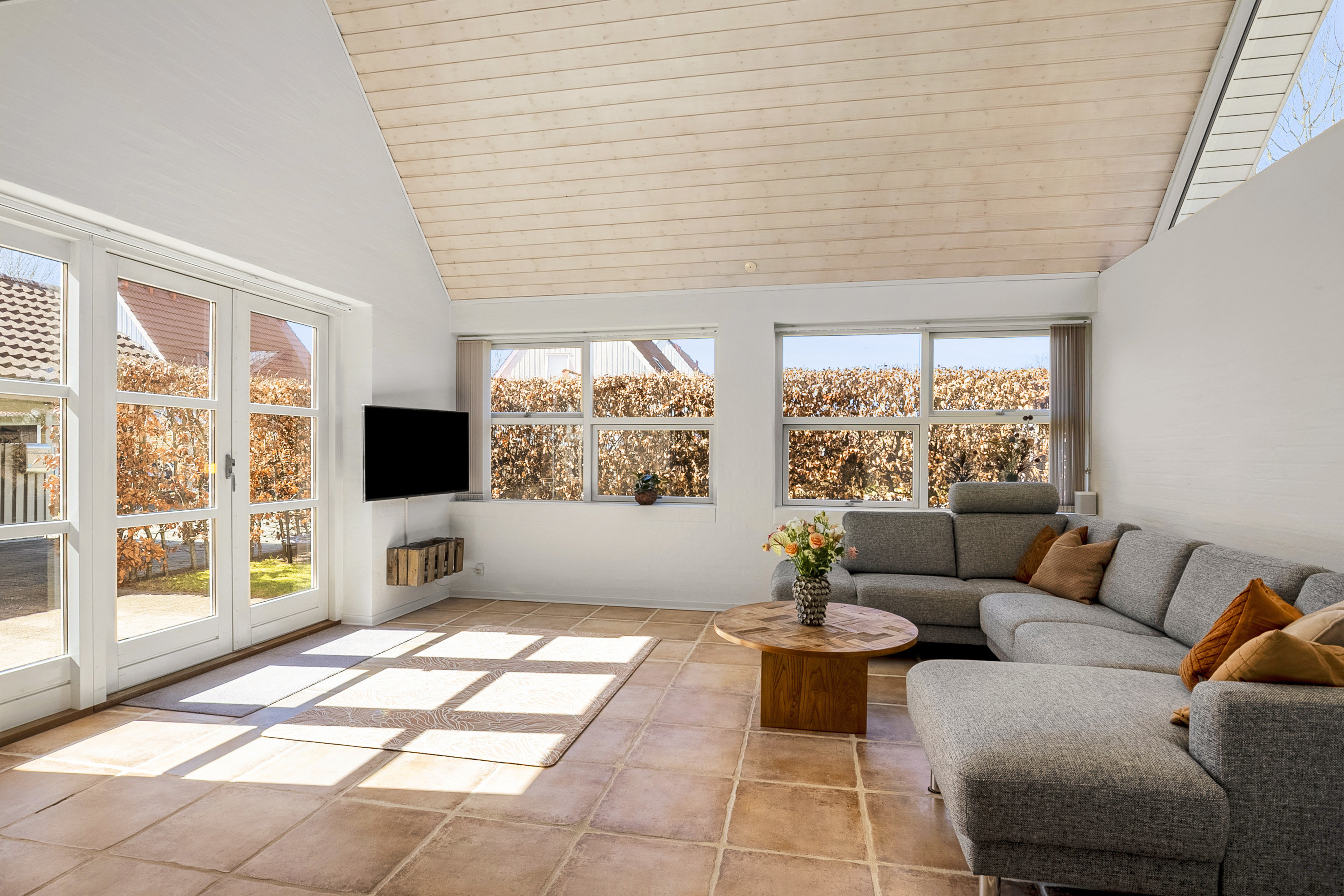 Fremhævet stue billede i fuldskærmstilstand. Billede af Ugletoften 149, Højby, 5260 Odense S