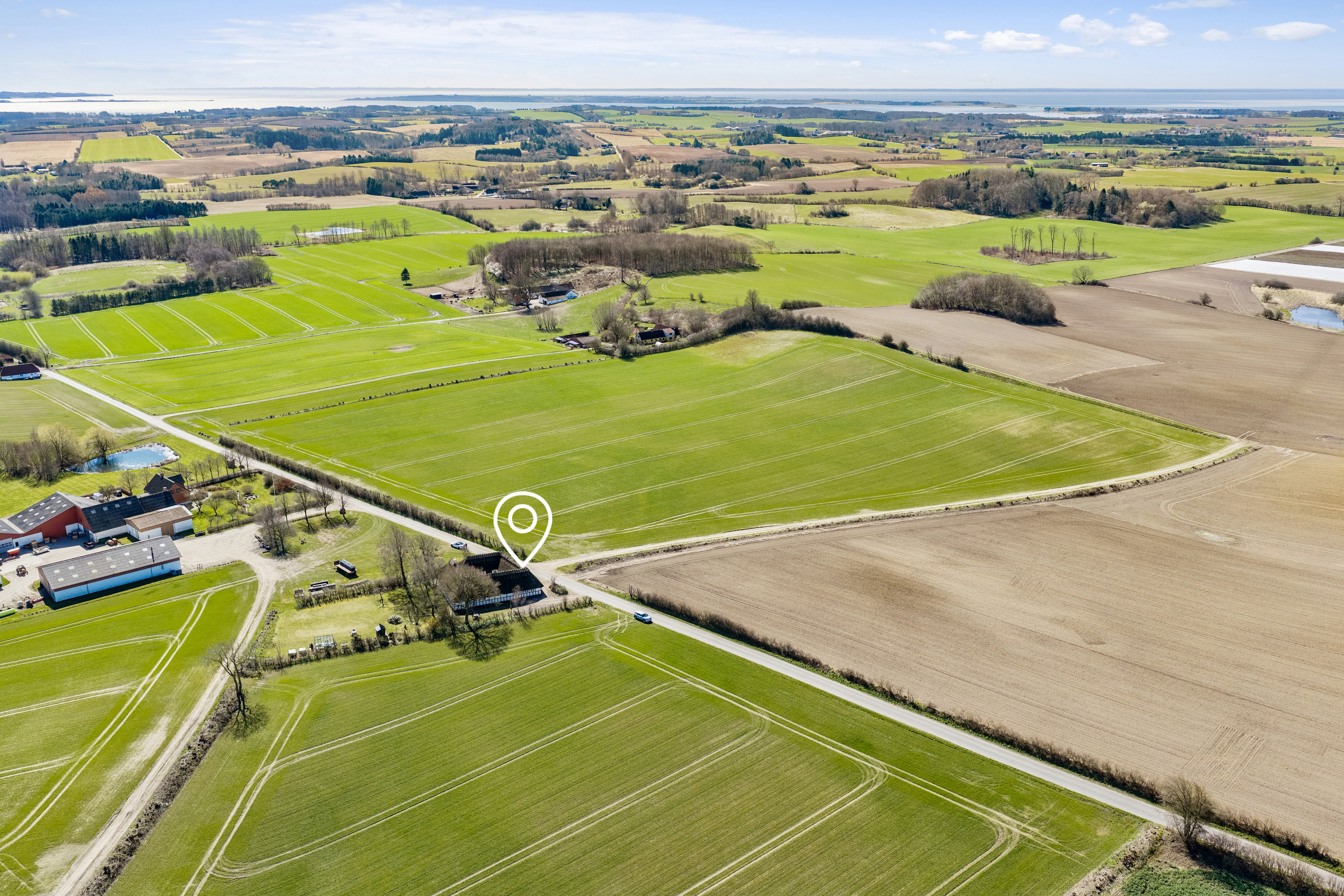 Fremhævet luftfoto billede i fuldskærmstilstand. Billede af Vesemosegyden 5, Voldtofte, 5620 Glamsbjerg