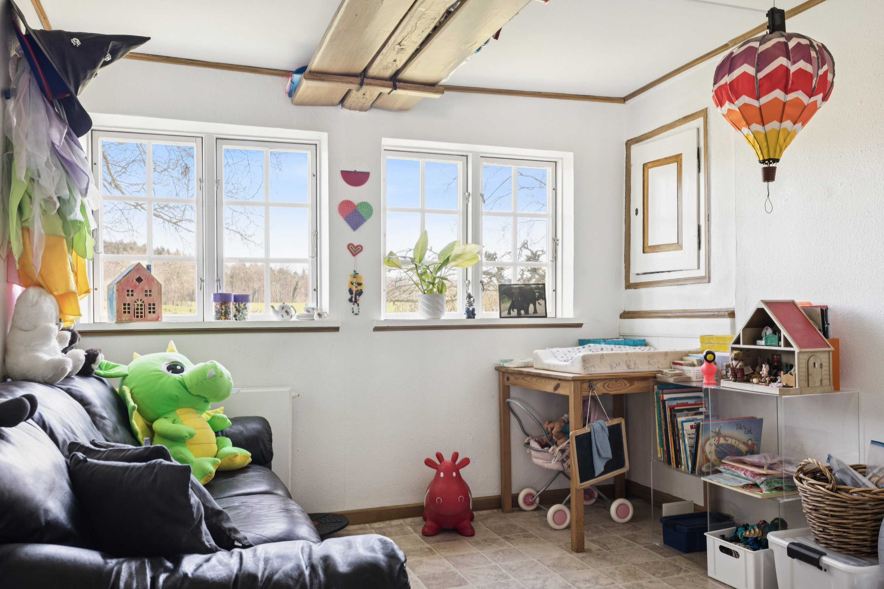 Fremhævet stue billede i fuldskærmstilstand. Billede af Vesemosegyden 5, Voldtofte, 5620 Glamsbjerg