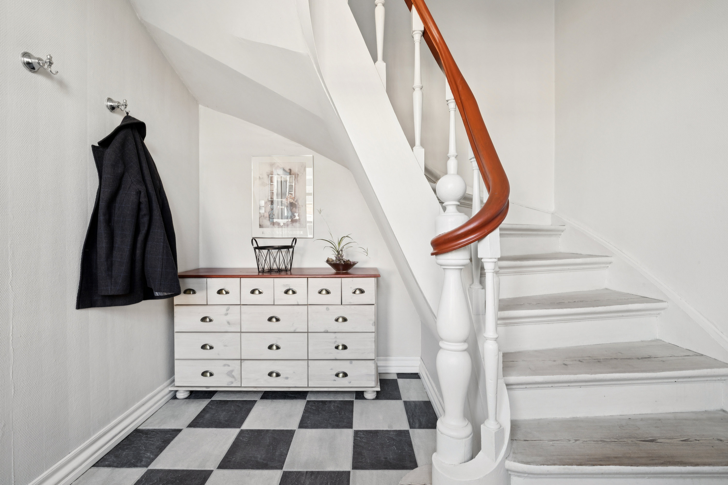 Fremhævet entré billede i fuldskærmstilstand. Billede af Jernbanegade 6, 1., 9510 Arden