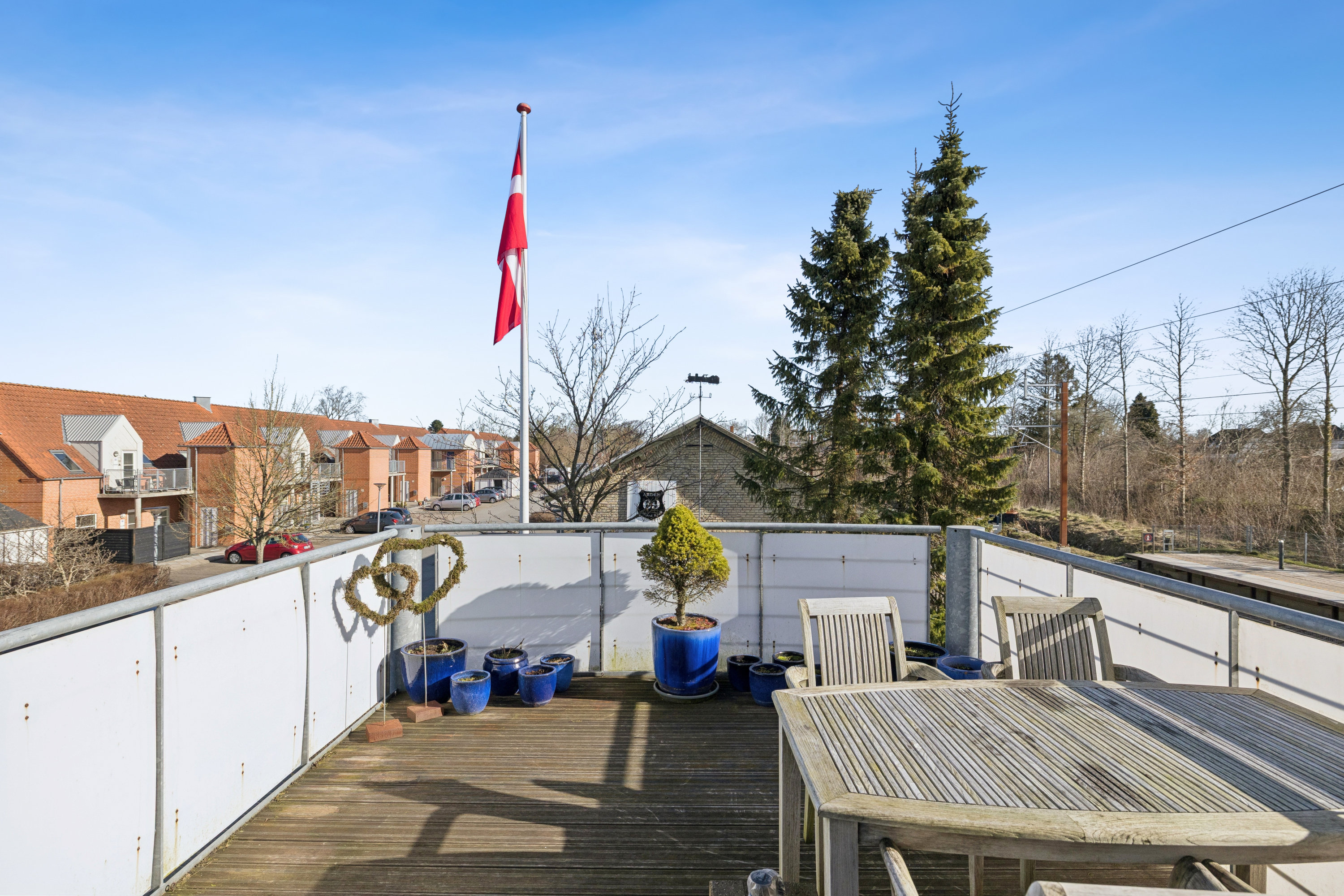 Fremhævet terrasse billede i fuldskærmstilstand. Billede af Jernbanegade 6, 1., 9510 Arden