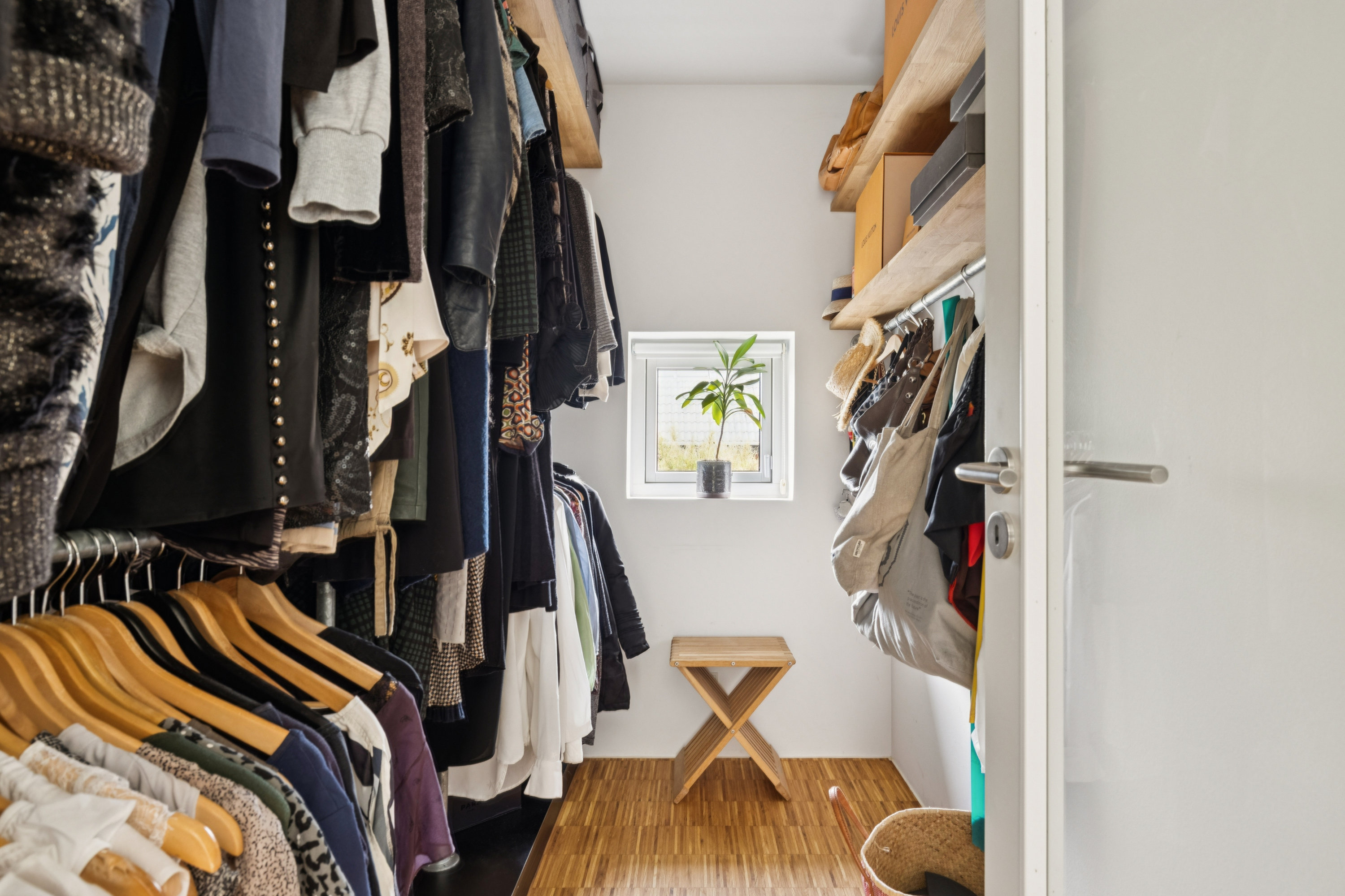 Fremhævet gang billede i fuldskærmstilstand. Billede af Liseborg Mark 92, 8800 Viborg