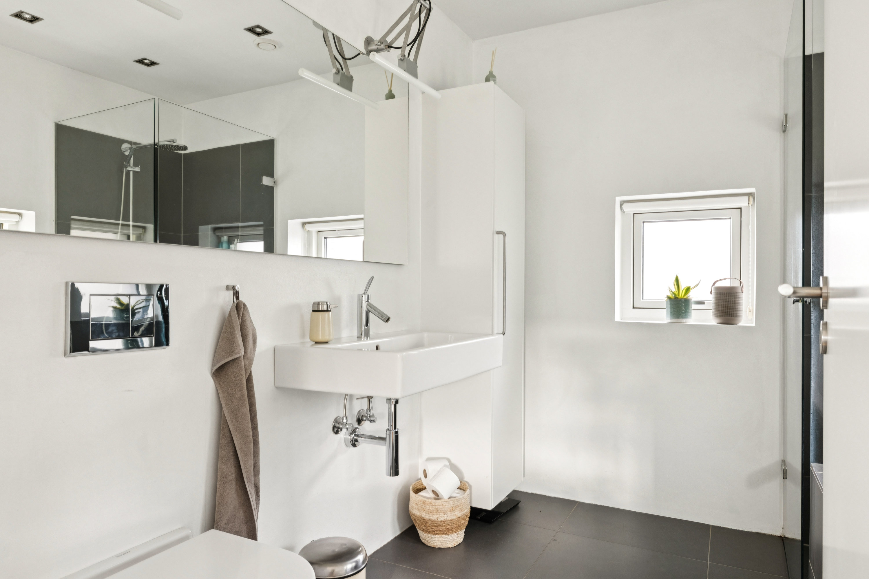 Fremhævet badeværelse billede i fuldskærmstilstand. Billede af Liseborg Mark 92, 8800 Viborg