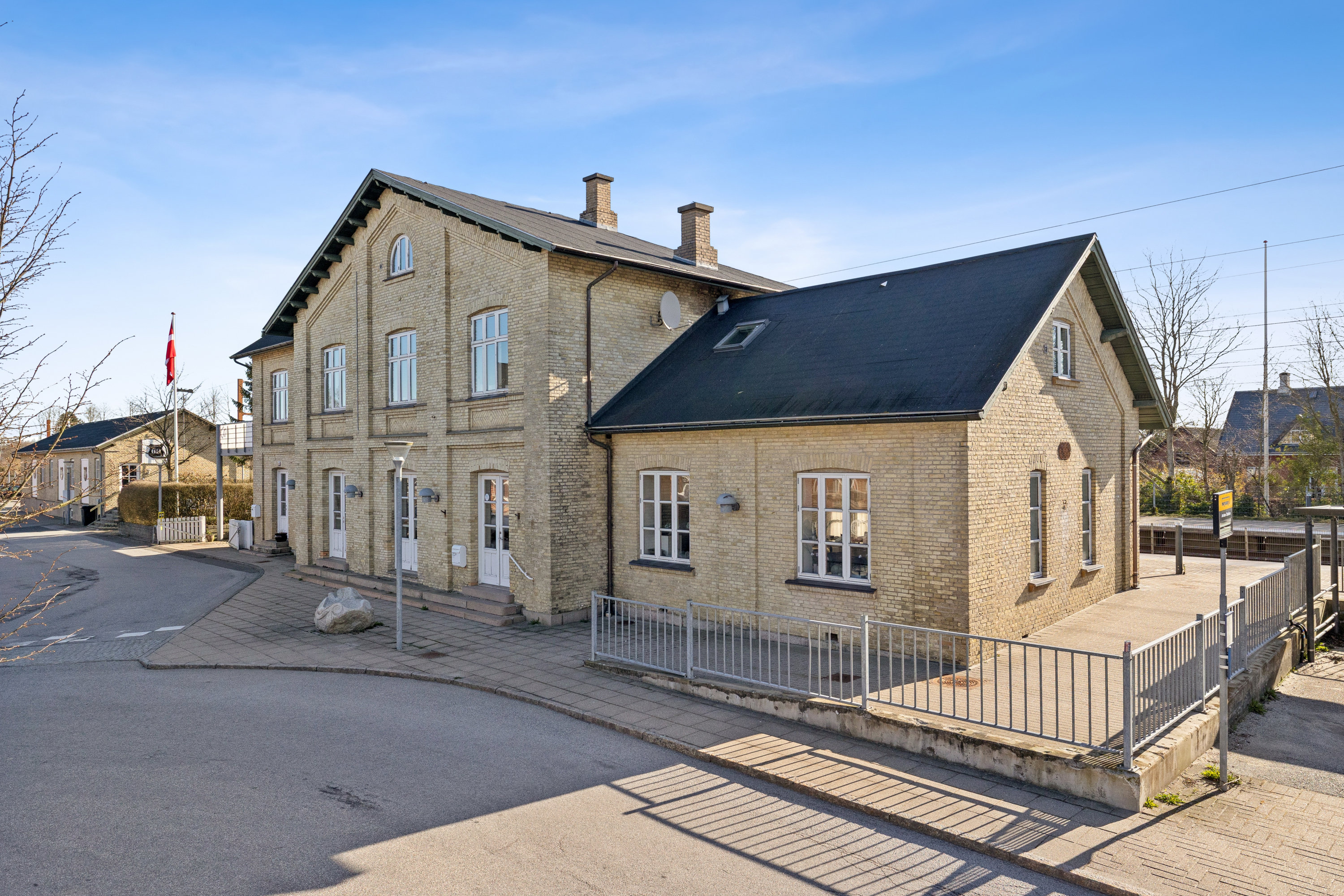 Fremhævet ejendom billede i fuldskærmstilstand. Billede af Jernbanegade 6, 1., 9510 Arden