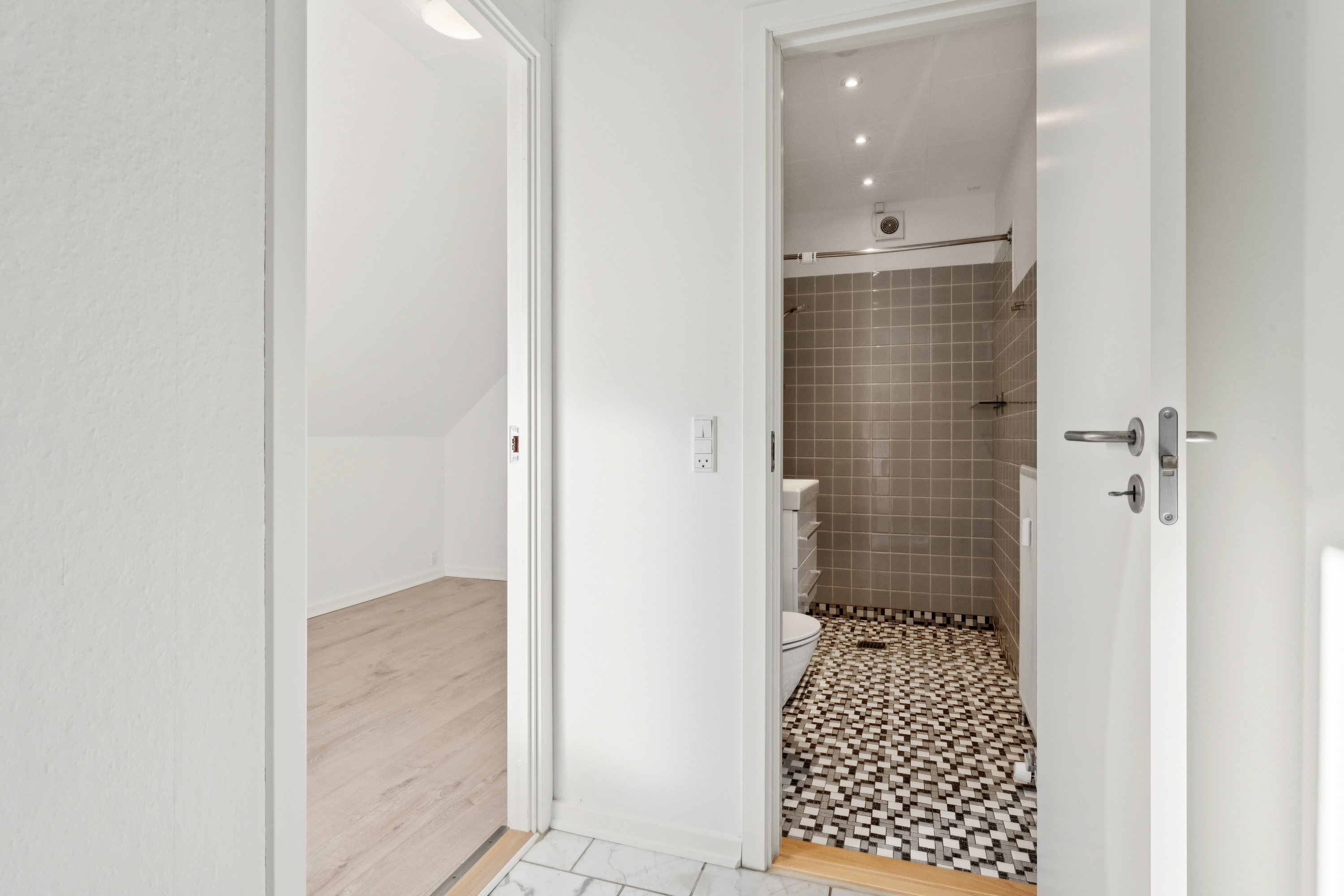 Fremhævet entré billede i fuldskærmstilstand. Billede af Jakob Skomager Vej 1, 2. 1., Hasseris, 9000 Aalborg