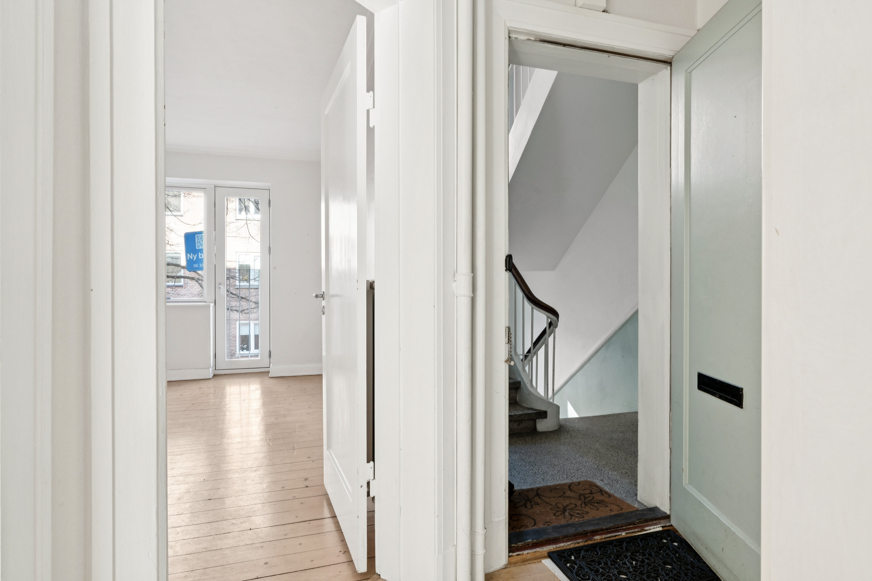 Fremhævet entré billede i fuldskærmstilstand. Billede af Dybbølgade 12, 1. th., 9000 Aalborg