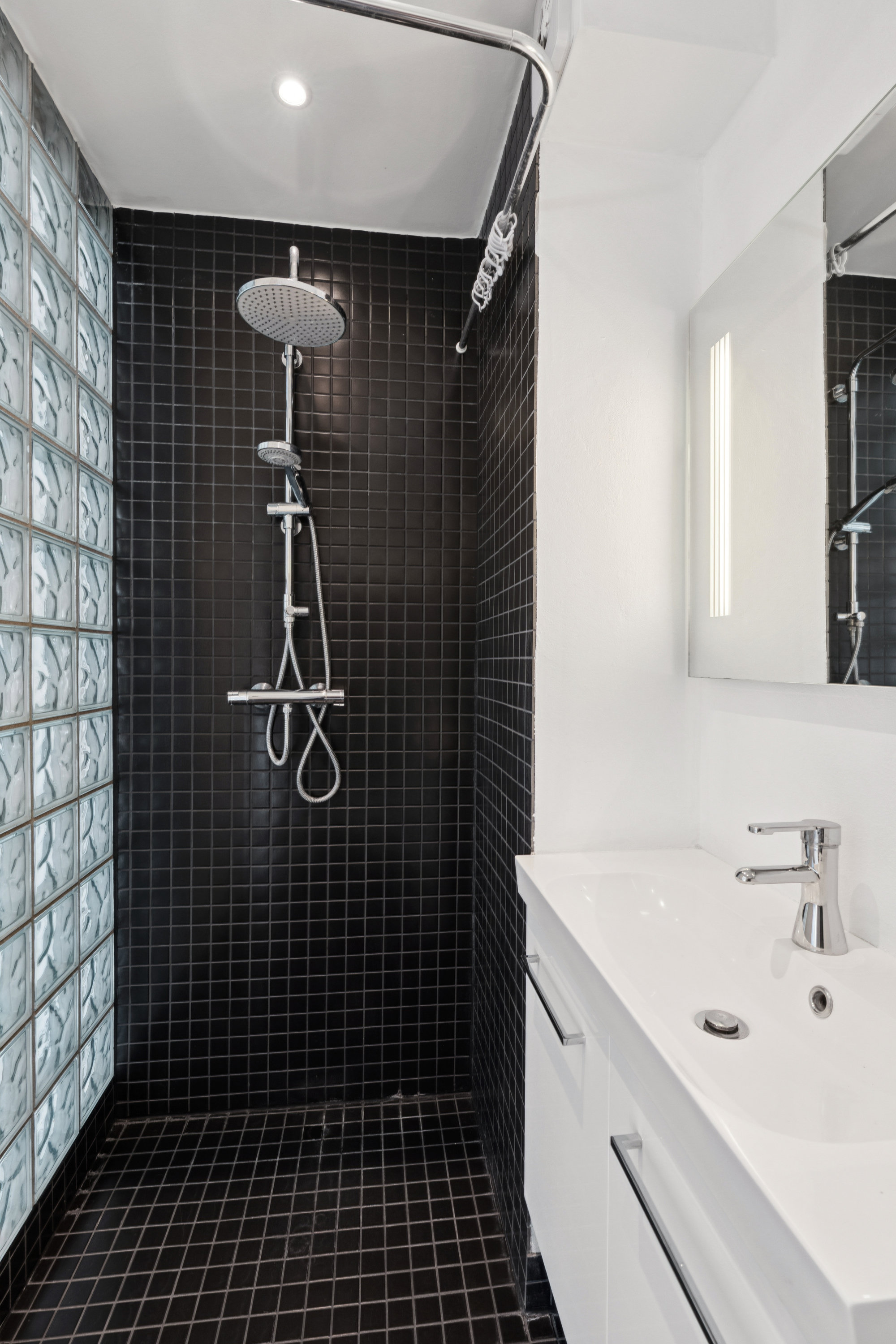 Fremhævet badeværelse billede i fuldskærmstilstand. Billede af Annebergvej 21, 2. 4., 9000 Aalborg