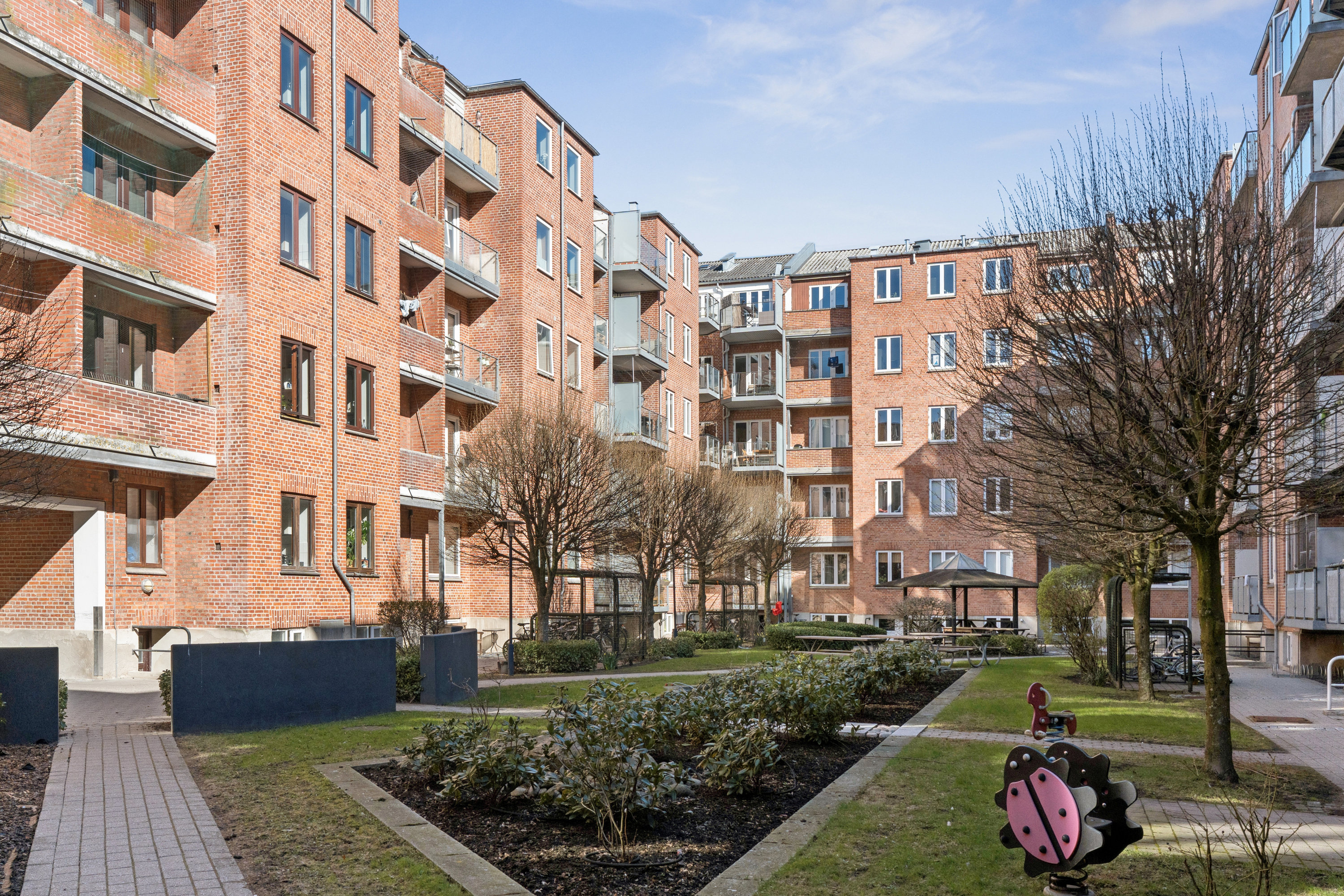 Fremhævet andet billede i fuldskærmstilstand. Billede af Dybbølgade 12, 1. th., 9000 Aalborg