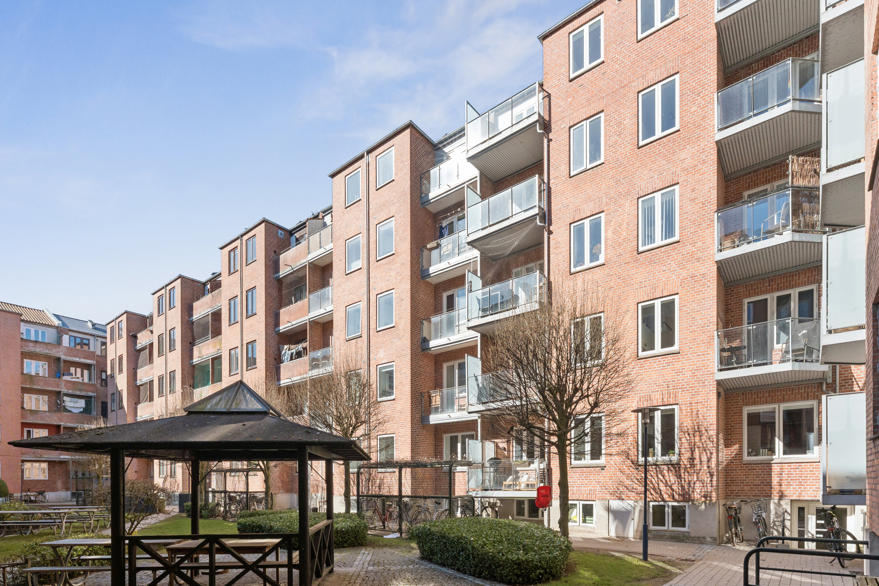 Fremhævet andet billede i fuldskærmstilstand. Billede af Dybbølgade 12, 1. th., 9000 Aalborg