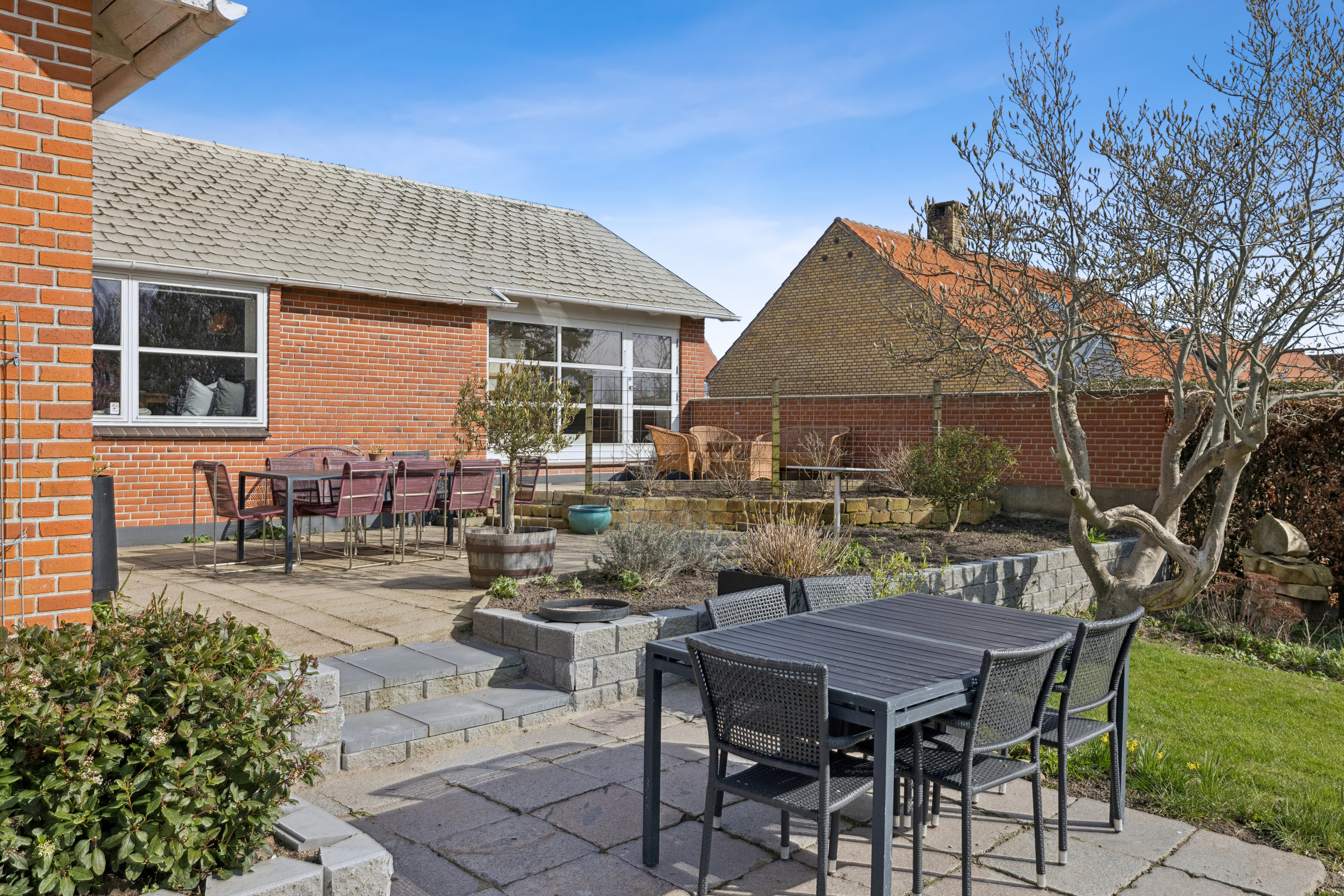 Fremhævet terrasse billede i fuldskærmstilstand. Billede af Blomstervænget 9, 5610 Assens