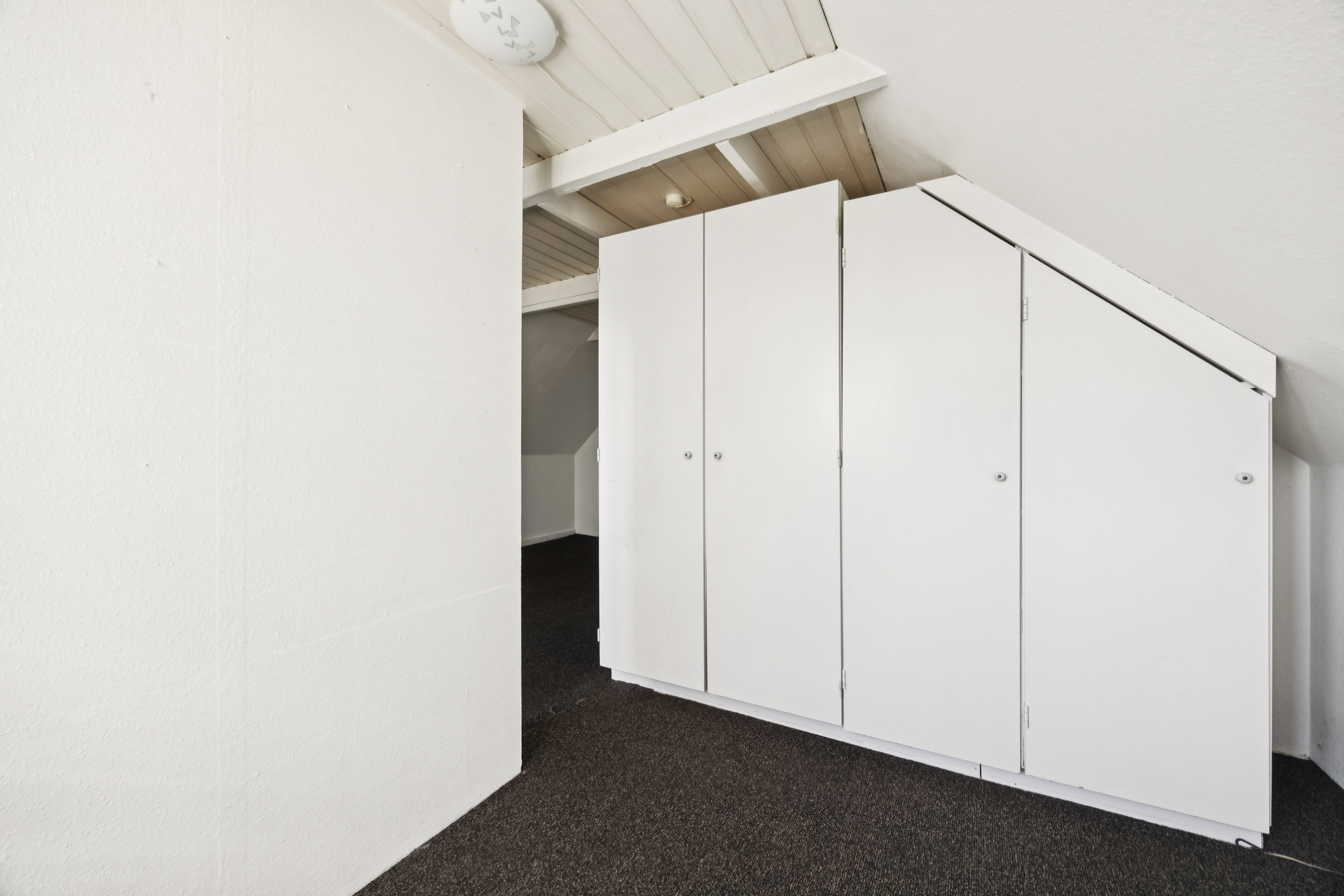 Fremhævet værelse billede i fuldskærmstilstand. Billede af Lindevej 9, 9370 Hals