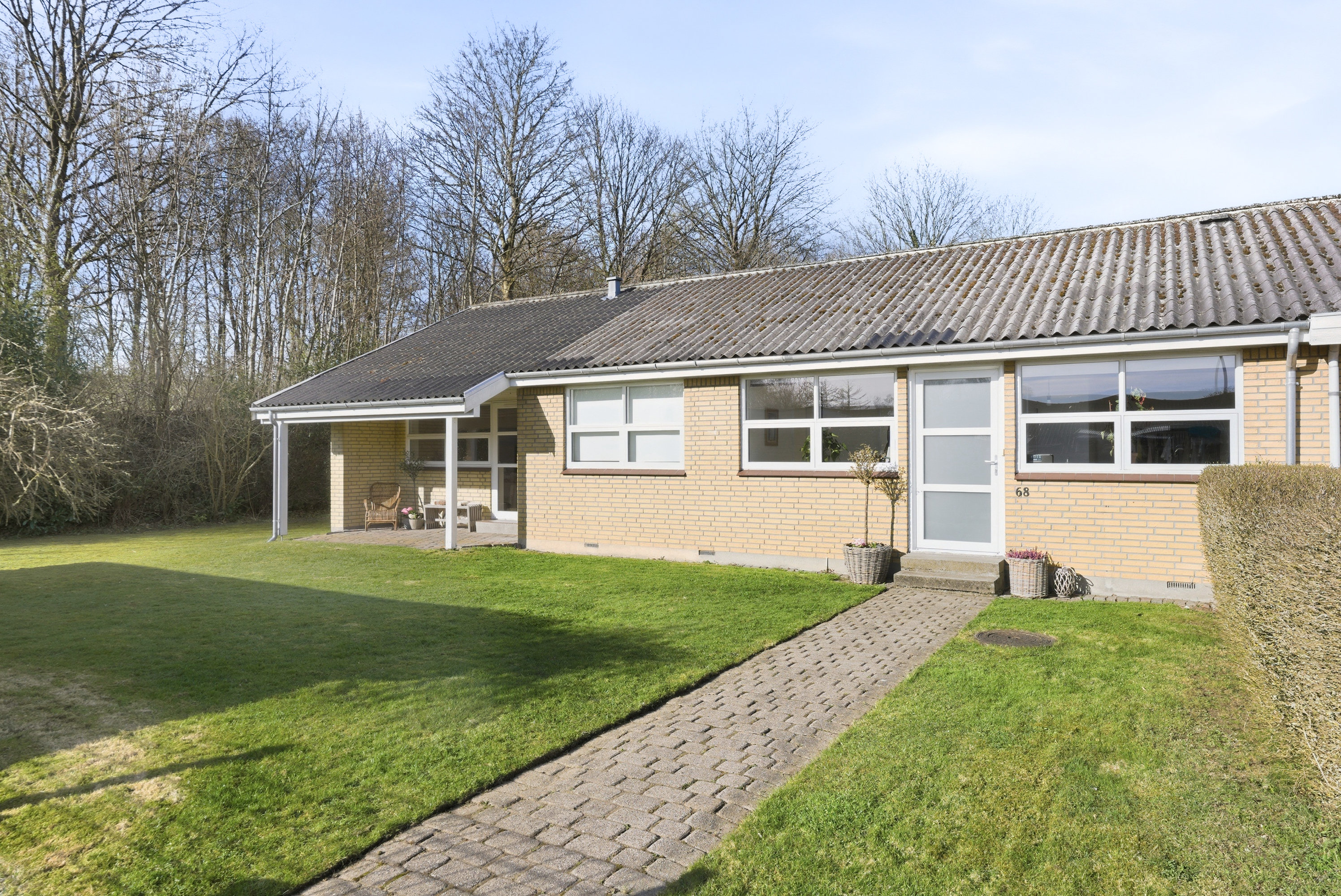 Fremhævet facade billede i fuldskærmstilstand. Billede af Morelvej 68, Sanderum, 5250 Odense SV