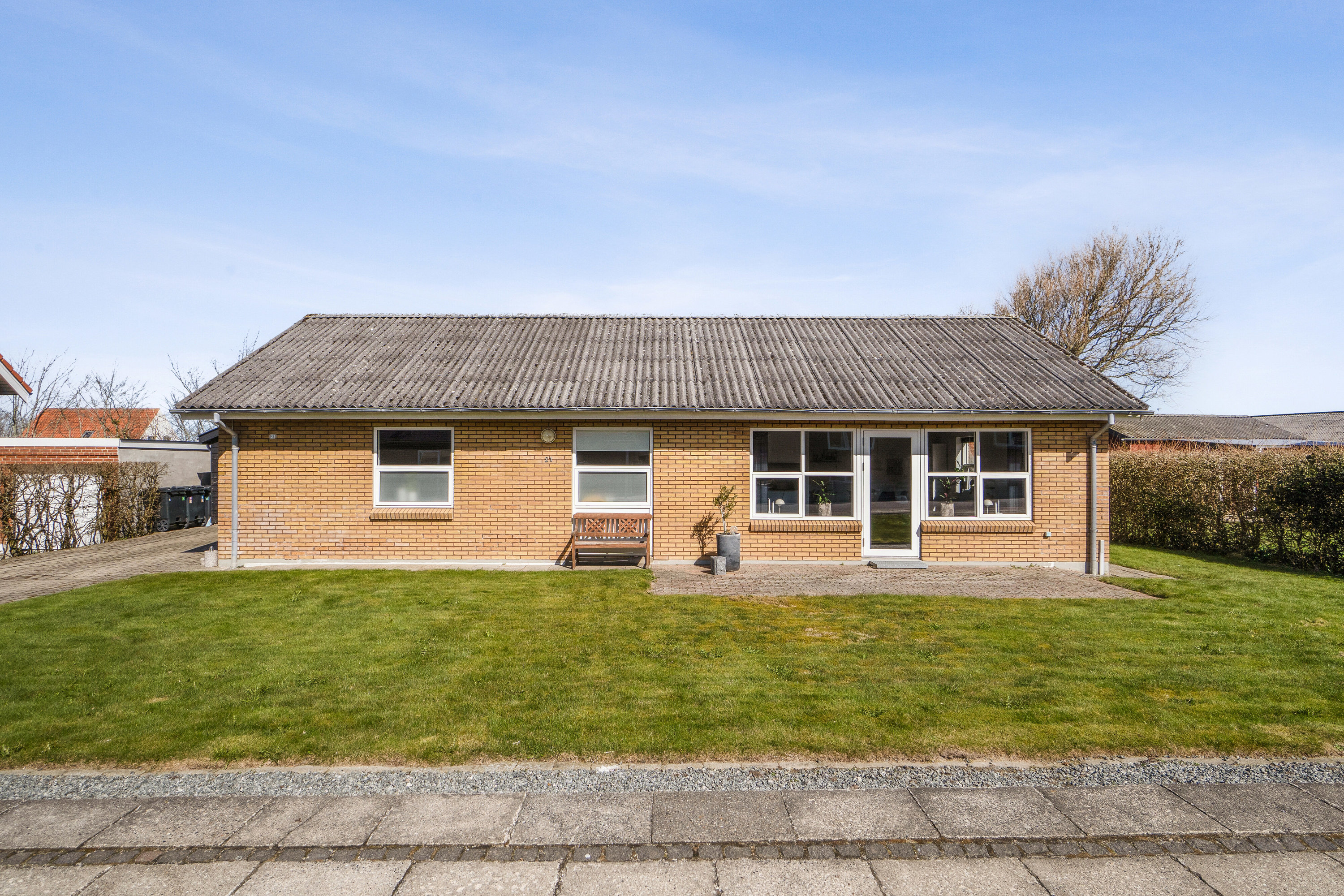 Fremhævet set fra vejen billede i fuldskærmstilstand. Billede af Østre Alle 21, 7760 Hurup Thy