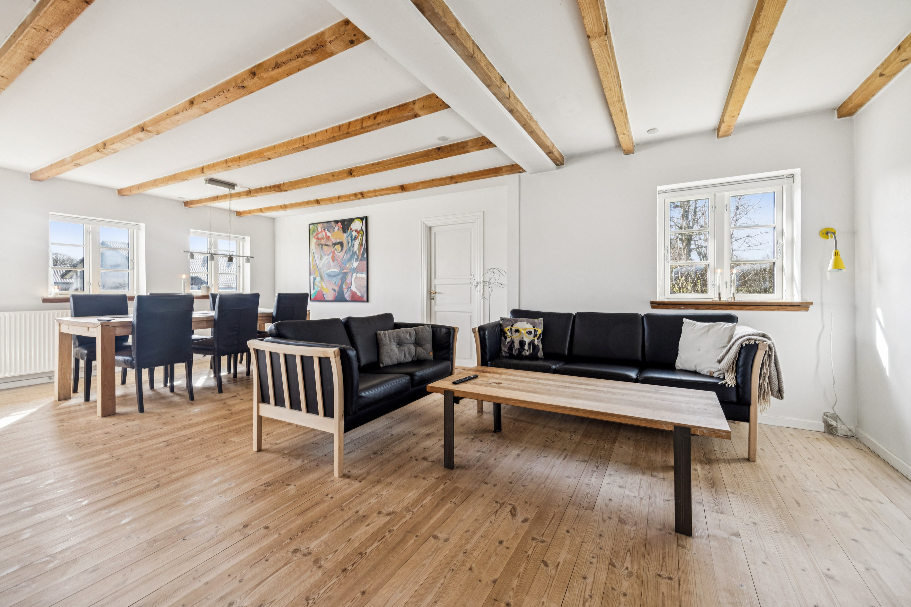 Fremhævet stue billede i fuldskærmstilstand. Billede af Smalby 5, Langholt, 9310 Vodskov