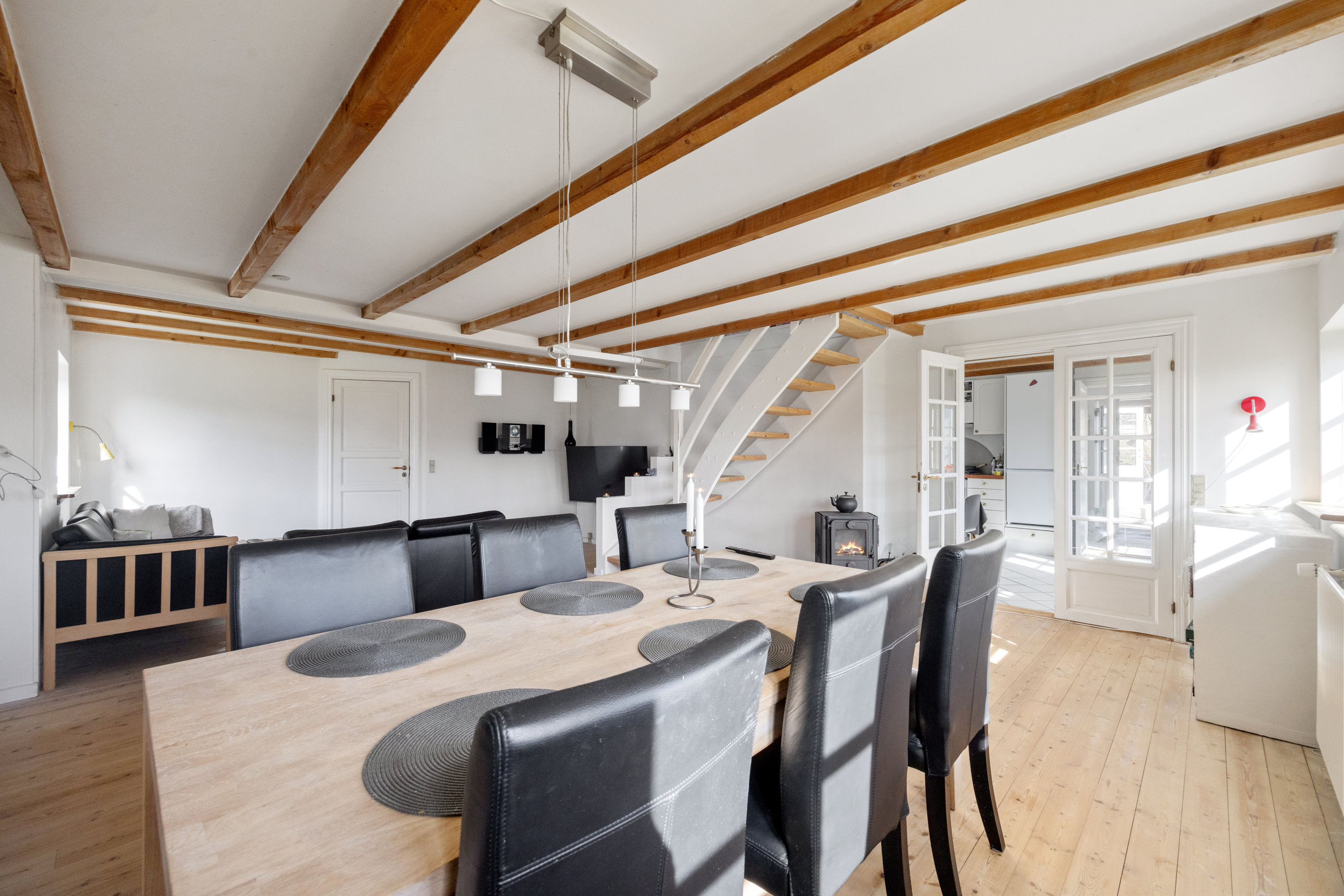 Fremhævet stue billede i fuldskærmstilstand. Billede af Smalby 5, Langholt, 9310 Vodskov