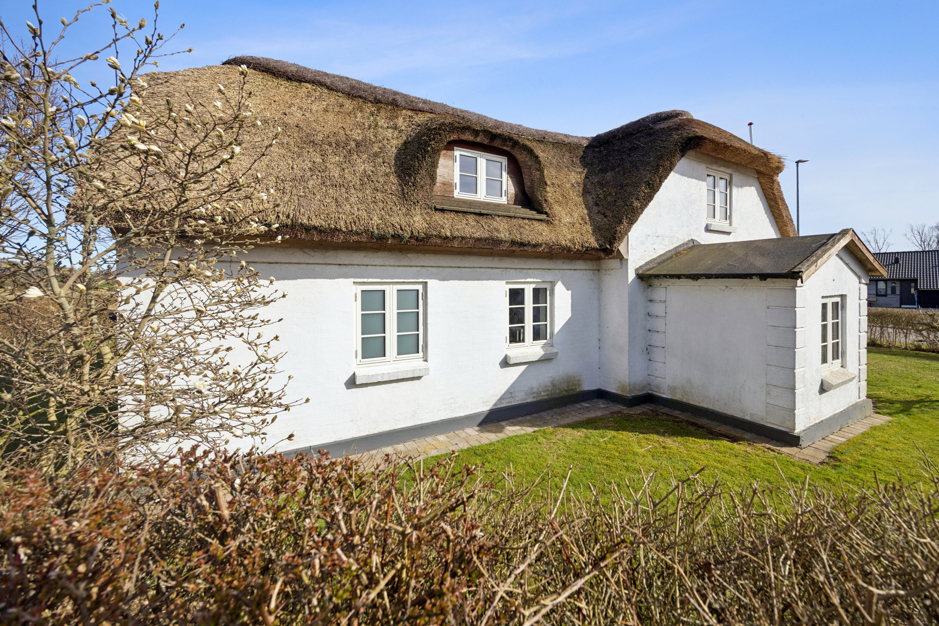 Fremhævet facade billede i fuldskærmstilstand. Billede af Smalby 5, Langholt, 9310 Vodskov