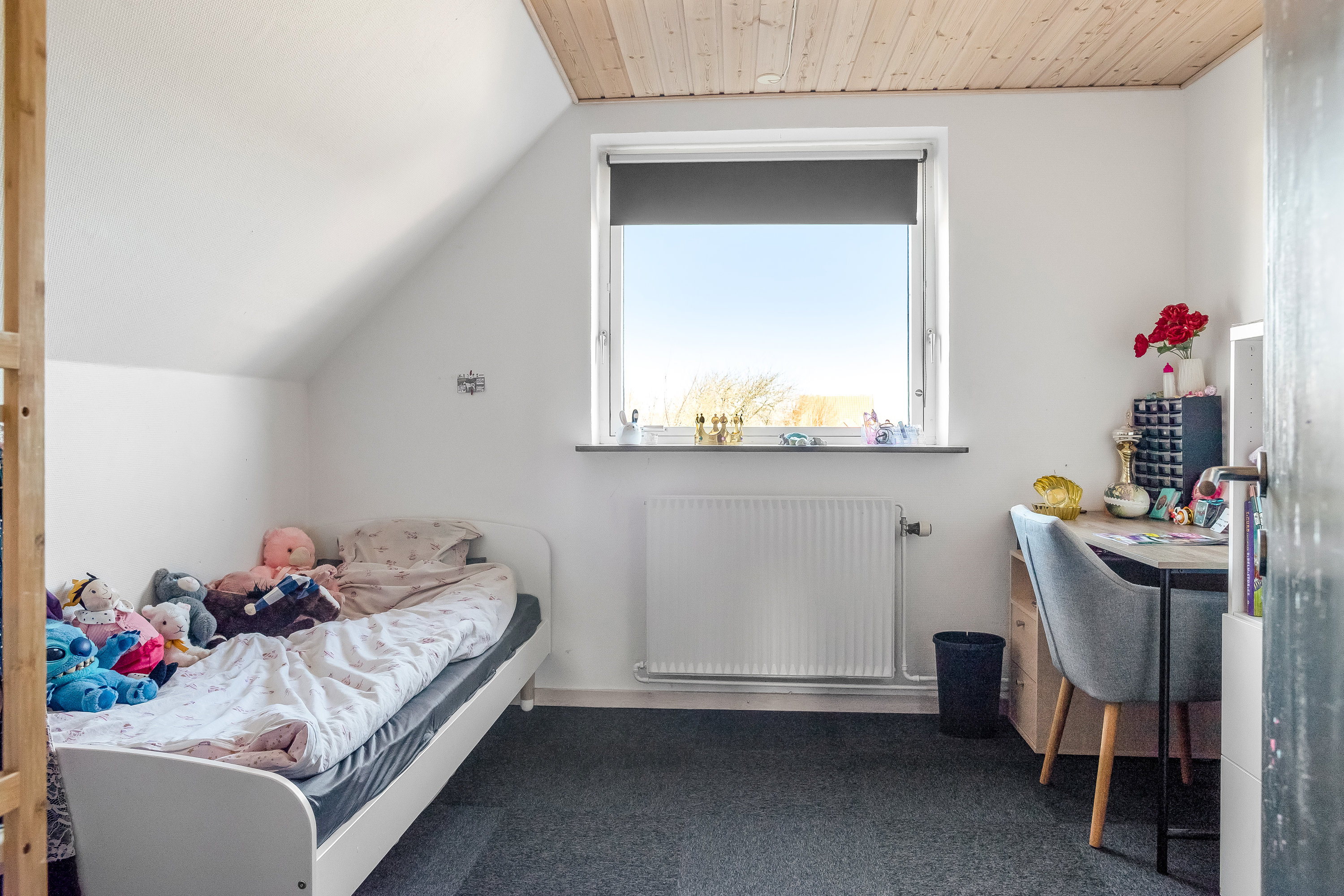 Fremhævet værelse billede i fuldskærmstilstand. Billede af Lindevænget 1, 7560 Hjerm