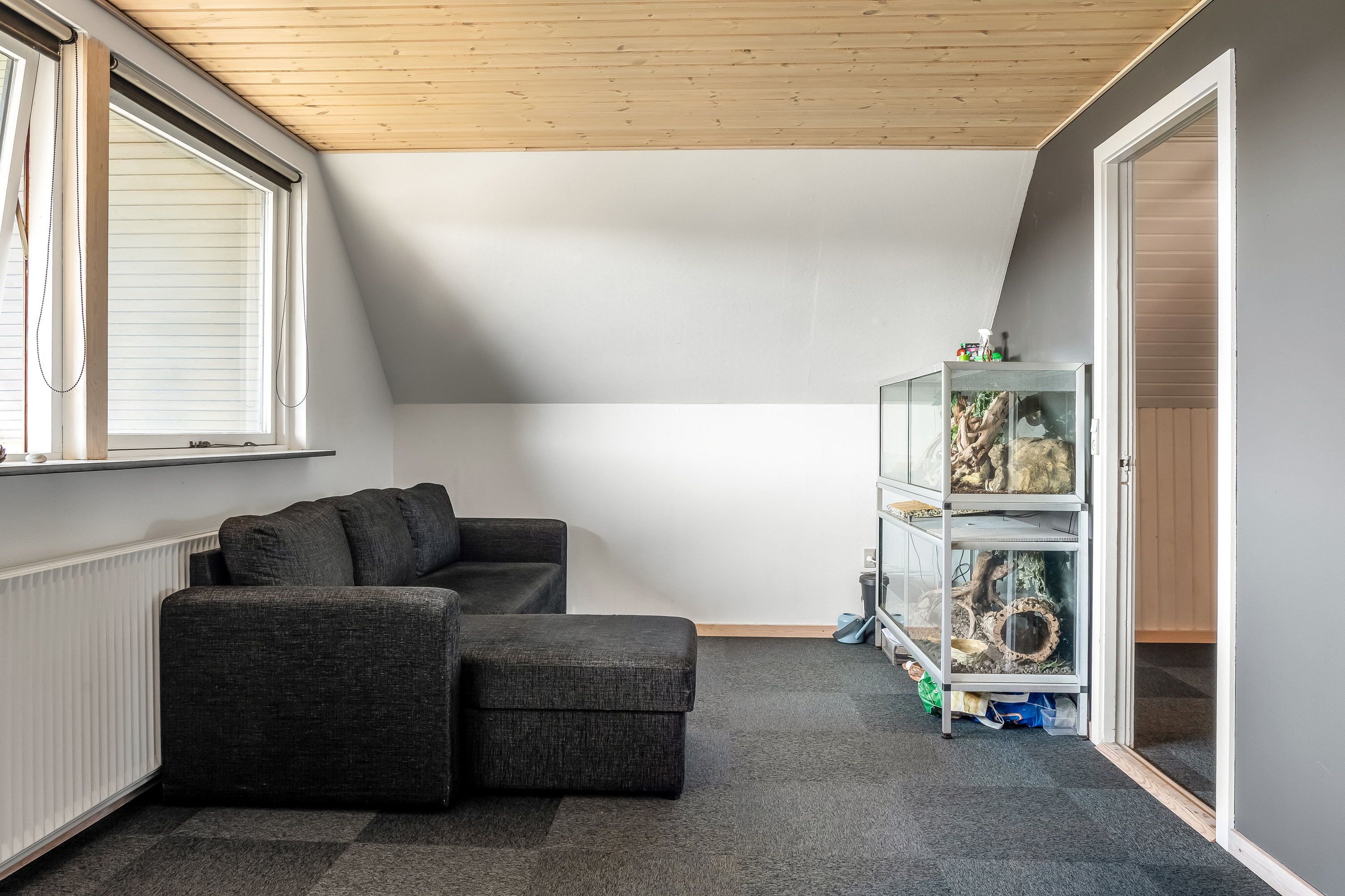 Fremhævet soveværelse billede i fuldskærmstilstand. Billede af Lindevænget 1, 7560 Hjerm