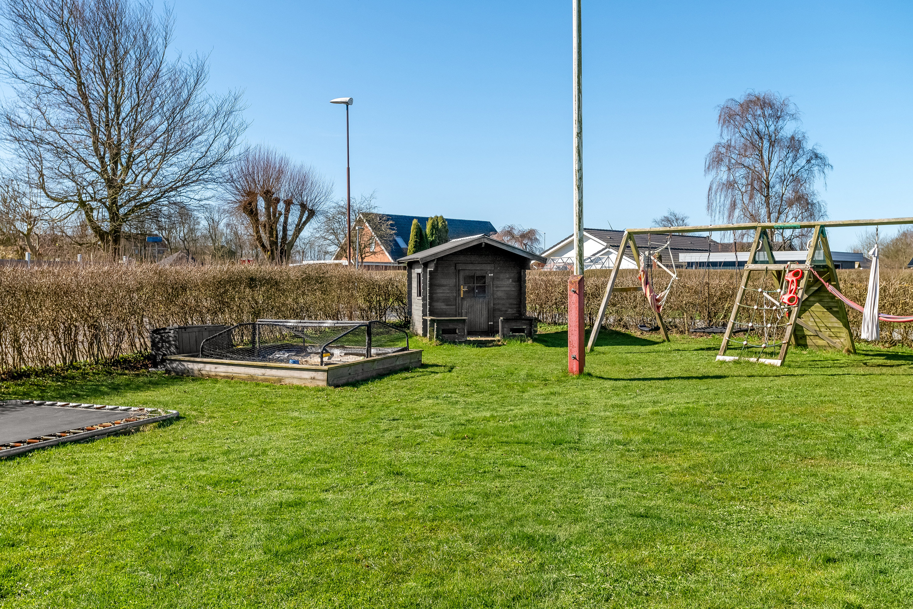 Fremhævet have billede i fuldskærmstilstand. Billede af Lindevænget 1, 7560 Hjerm