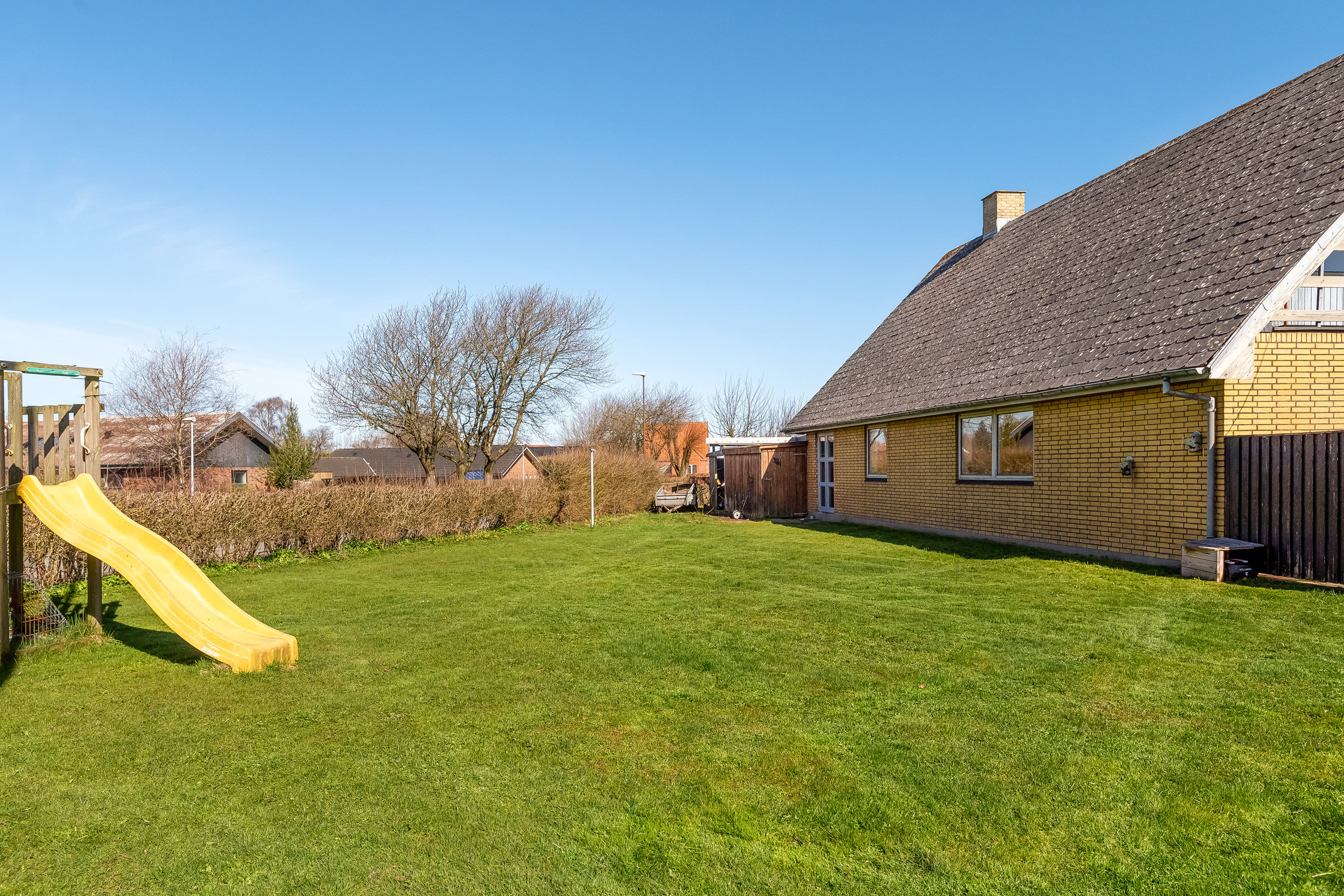 Fremhævet have billede i fuldskærmstilstand. Billede af Lindevænget 1, 7560 Hjerm