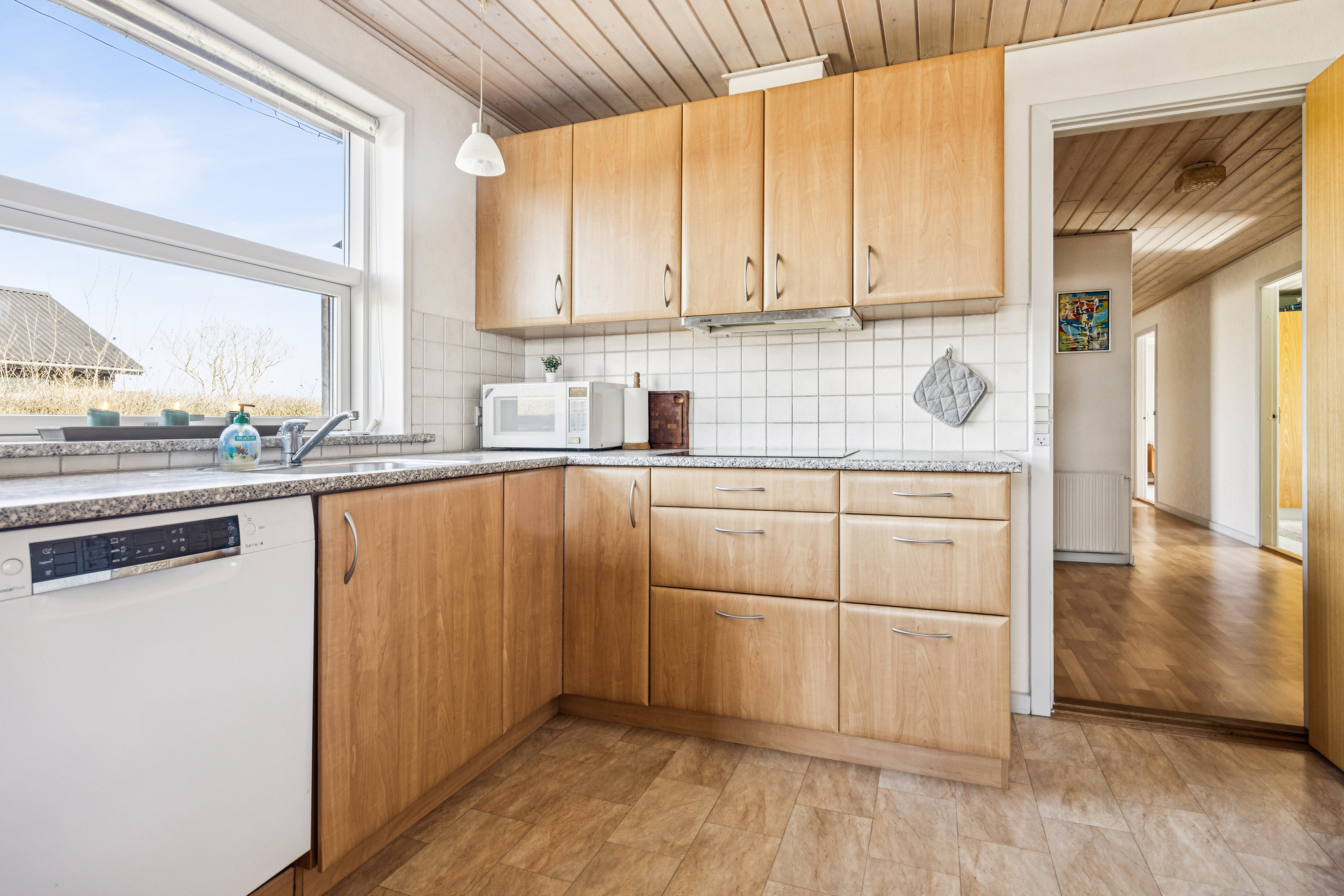 Fremhævet køkken billede i fuldskærmstilstand. Billede af Hirsehaven 7, Ulsted, 9370 Hals