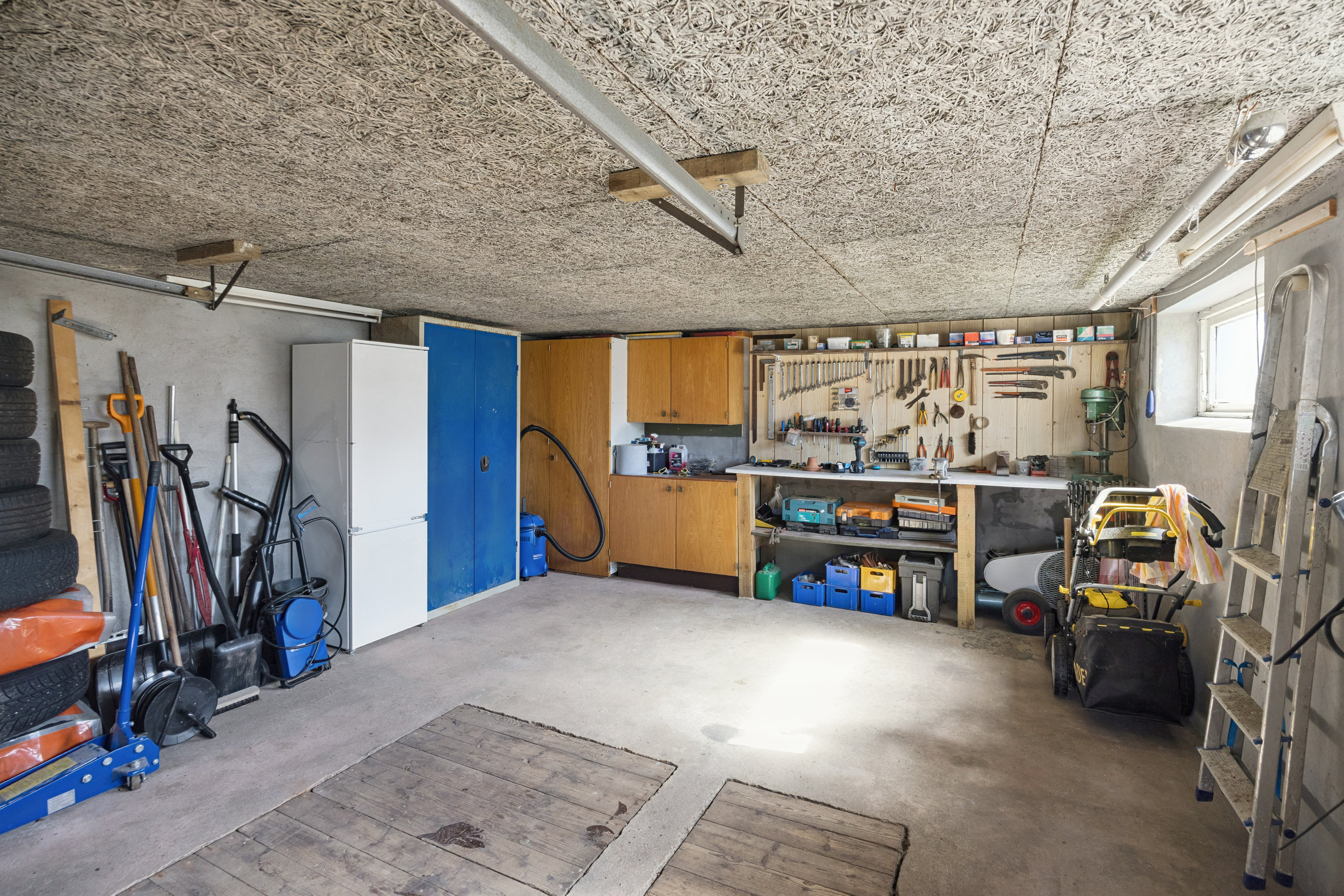 Fremhævet garage billede i fuldskærmstilstand. Billede af Hirsehaven 7, Ulsted, 9370 Hals