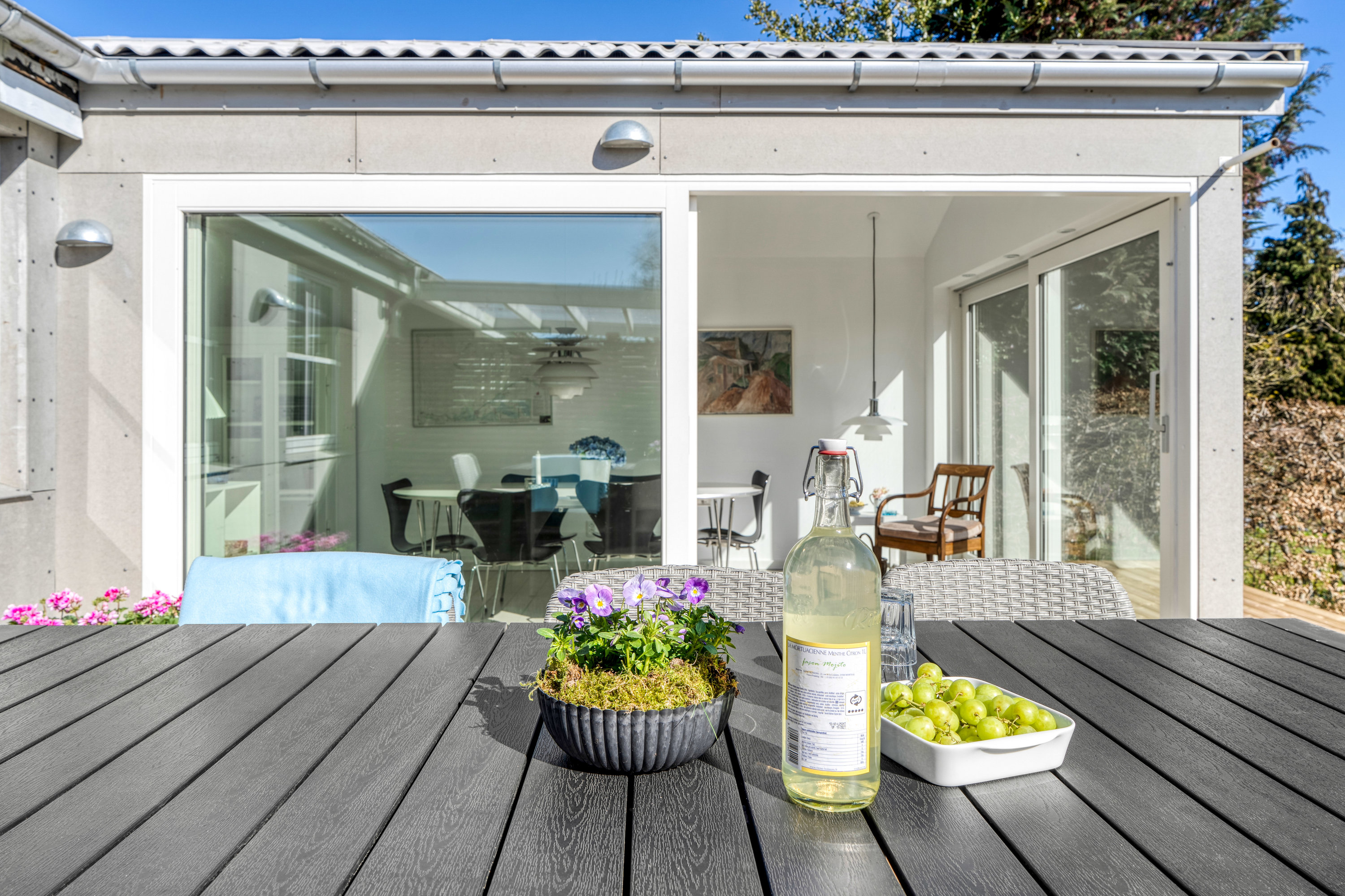 Fremhævet overdækket terrasse billede i fuldskærmstilstand. Billede af Maltevang 27, 3400 Hillerød