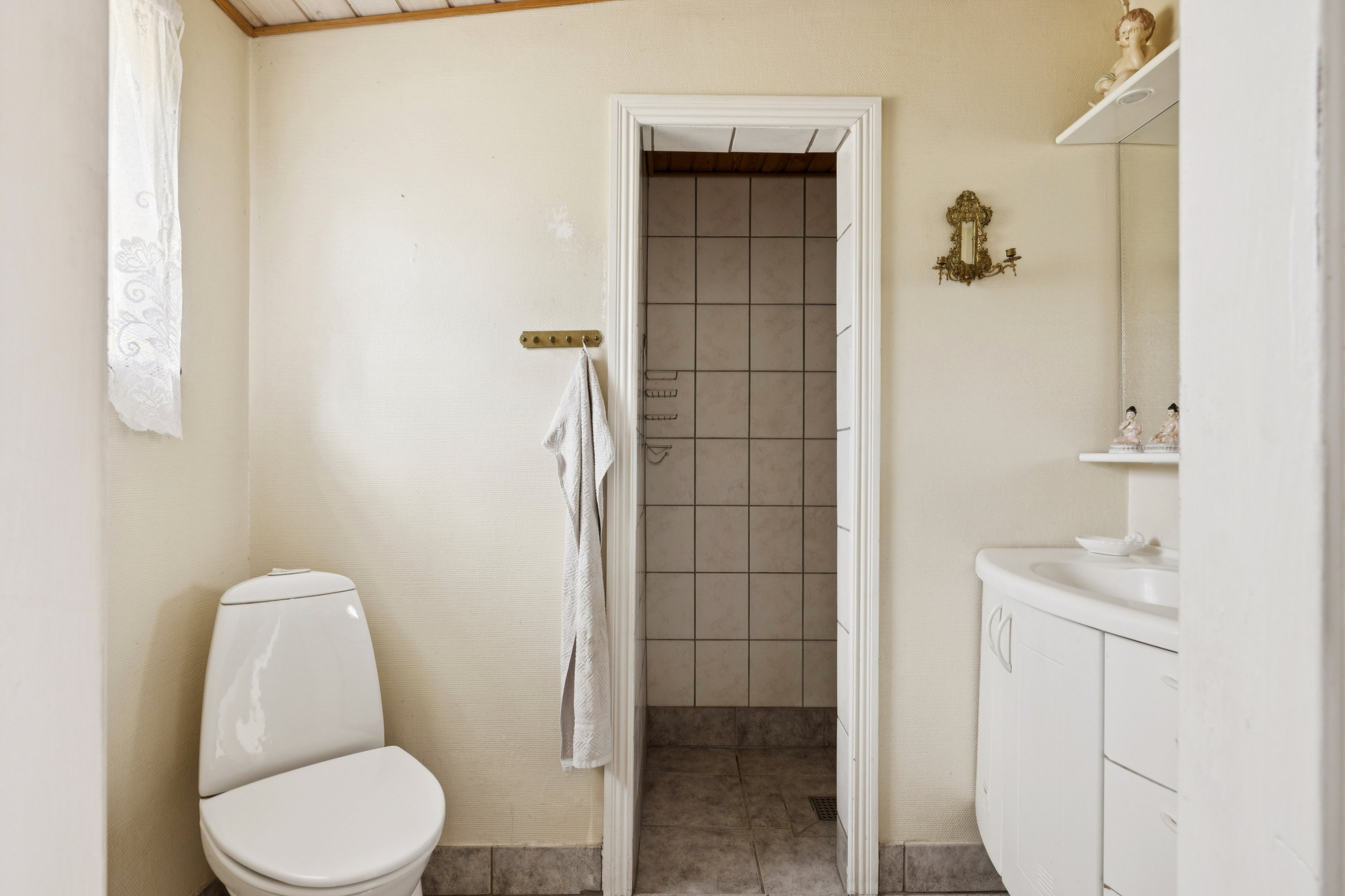 Fremhævet badeværelse billede i fuldskærmstilstand. Billede af Kvolsvej 12, 8831 Løgstrup