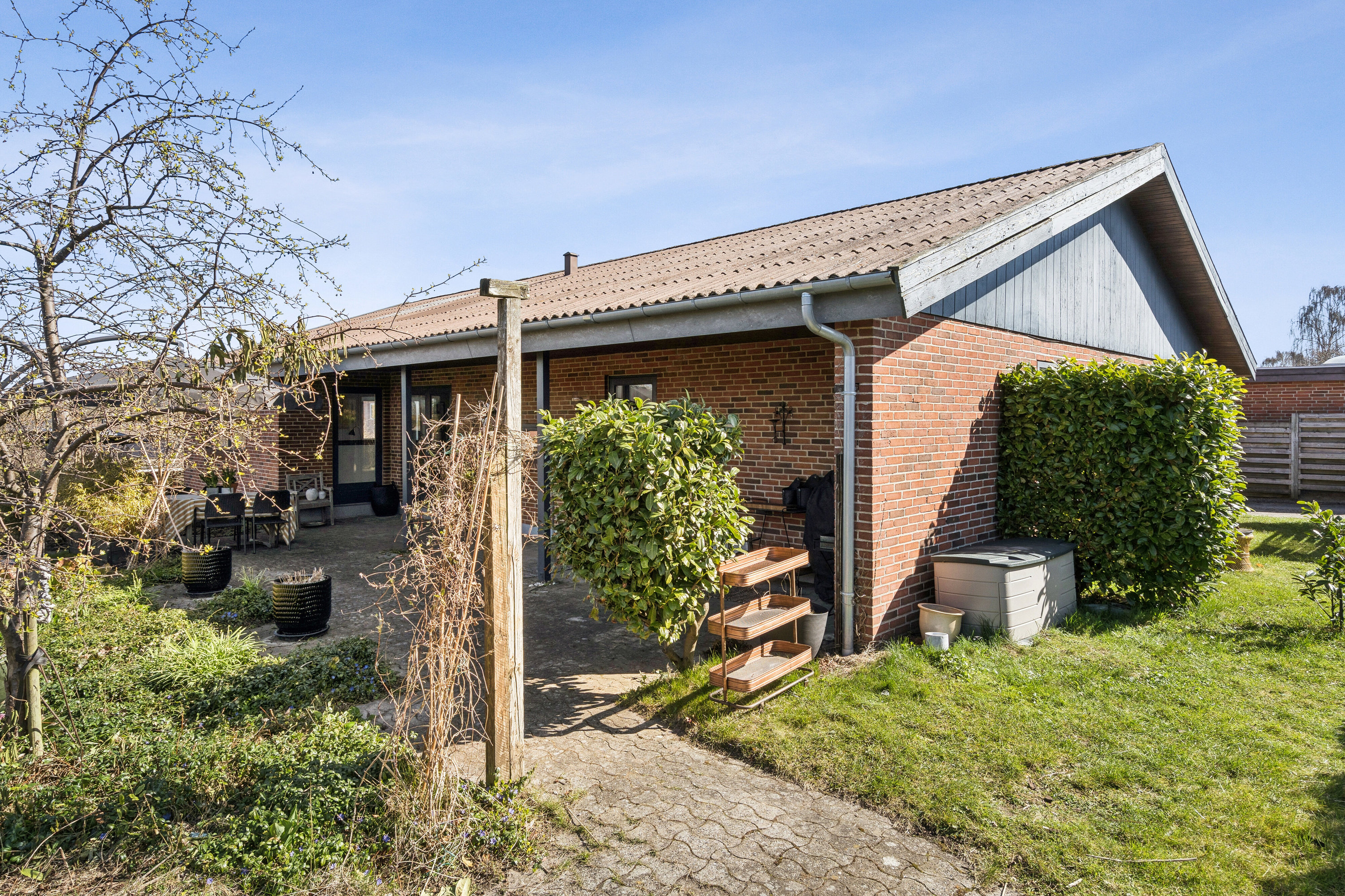 Fremhævet set fra vejen billede i fuldskærmstilstand. Billede af Figenvej 12, 4690 Haslev