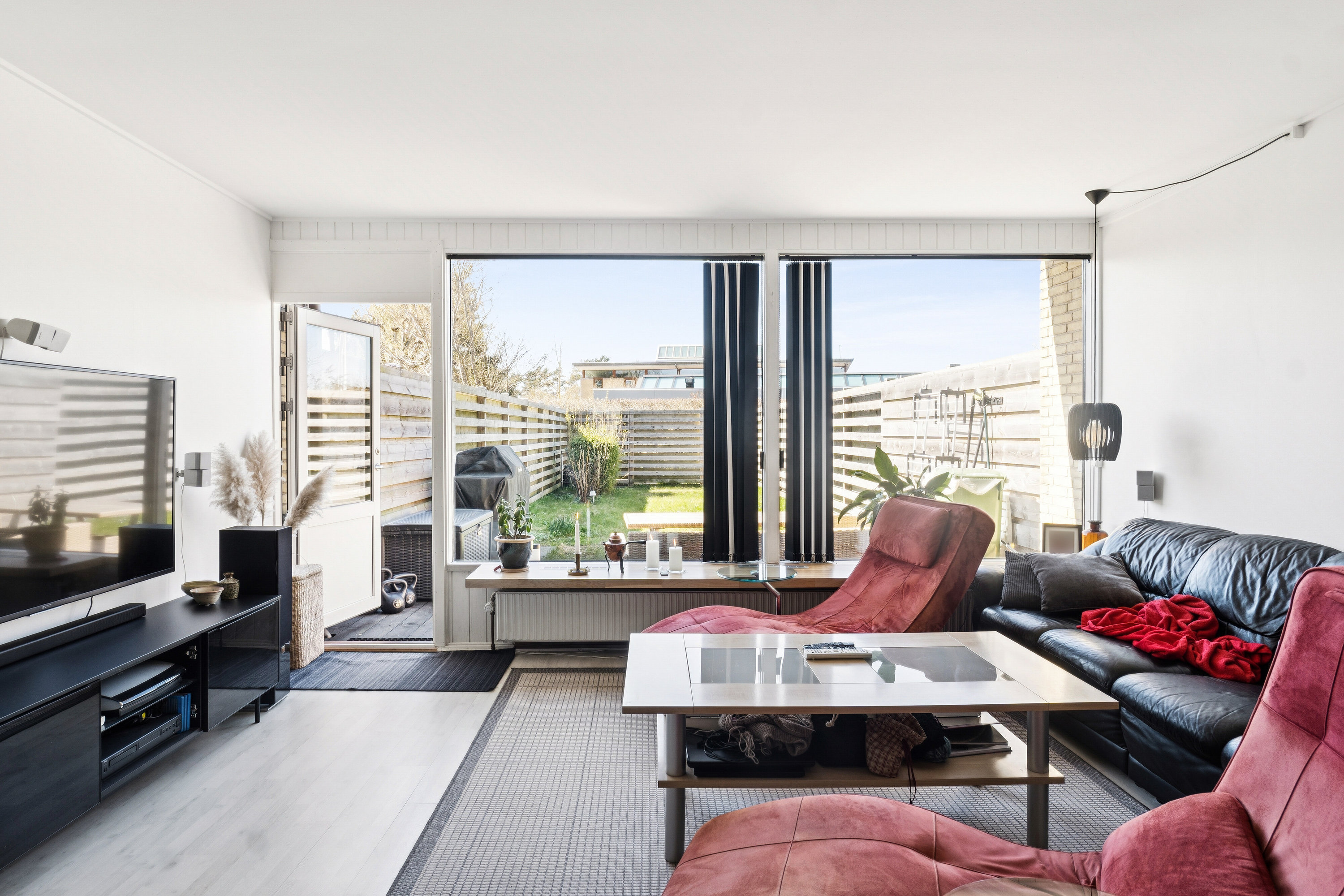 Fremhævet stue billede i fuldskærmstilstand. Billede af Tårnvej 383B, 2610 Rødovre