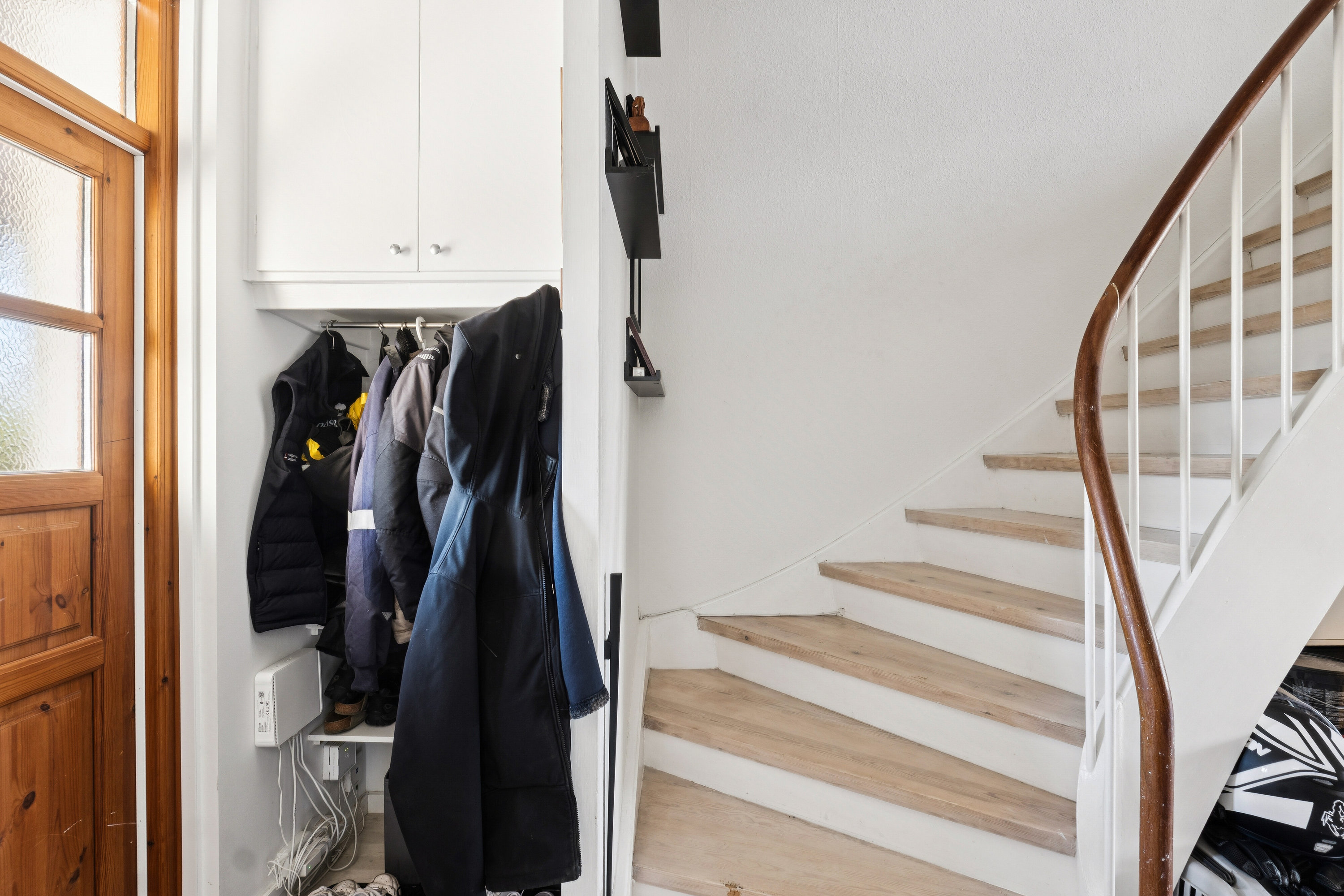 Fremhævet trappe billede i fuldskærmstilstand. Billede af Tårnvej 383B, 2610 Rødovre