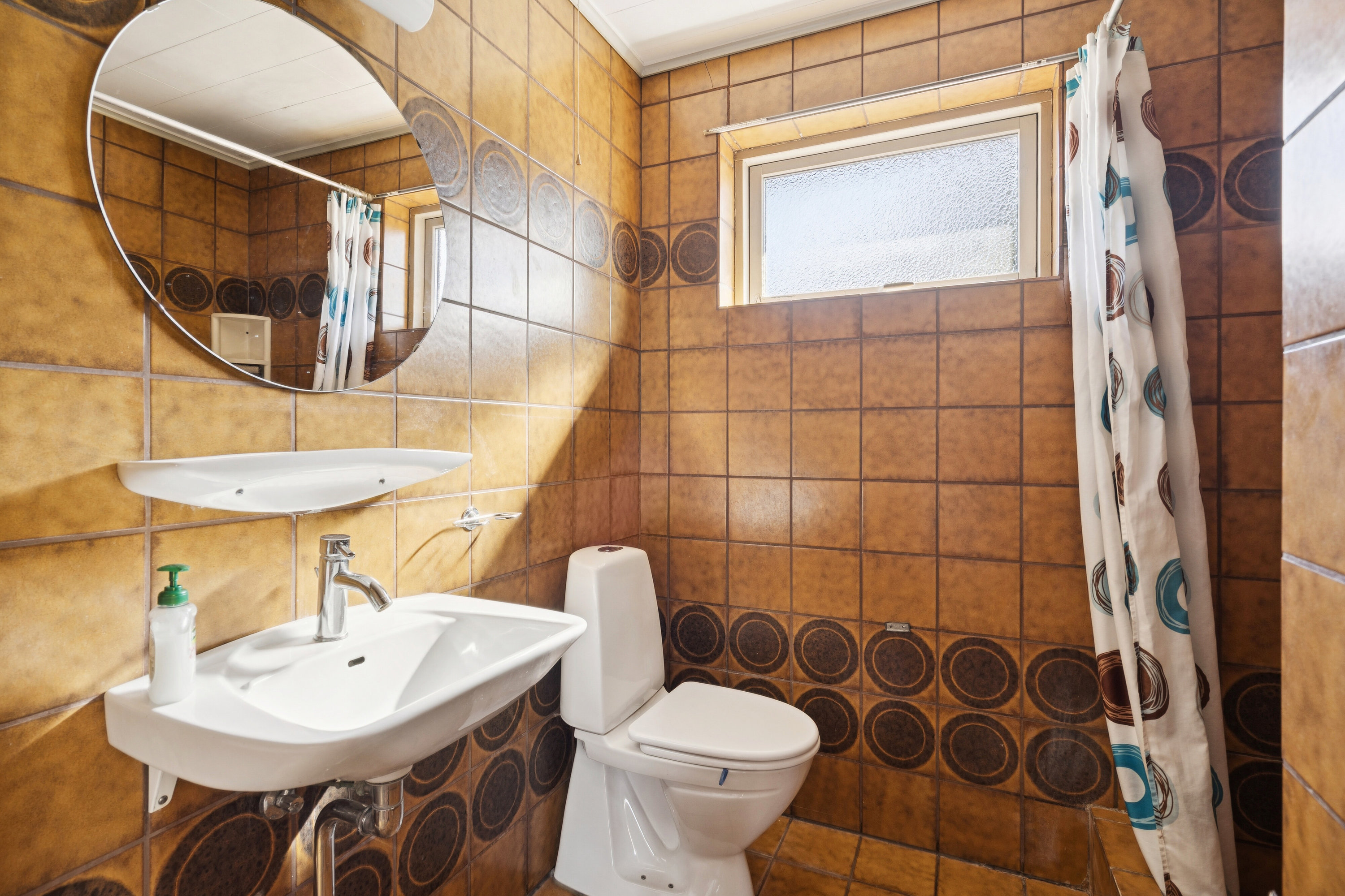 Fremhævet badeværelse billede i fuldskærmstilstand. Billede af Figenvej 12, 4690 Haslev